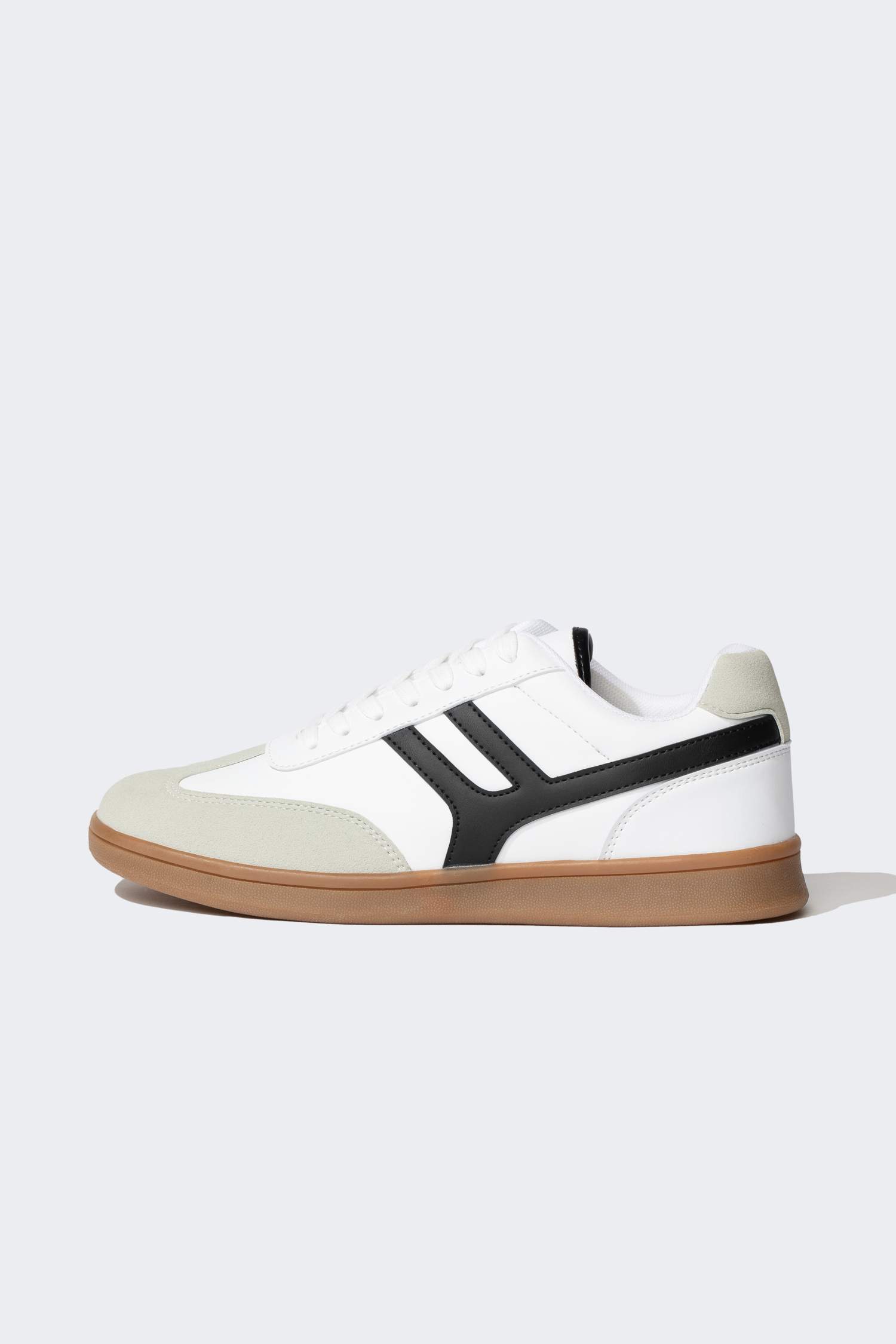 Man Flat Sole Faux Leather Sneakers