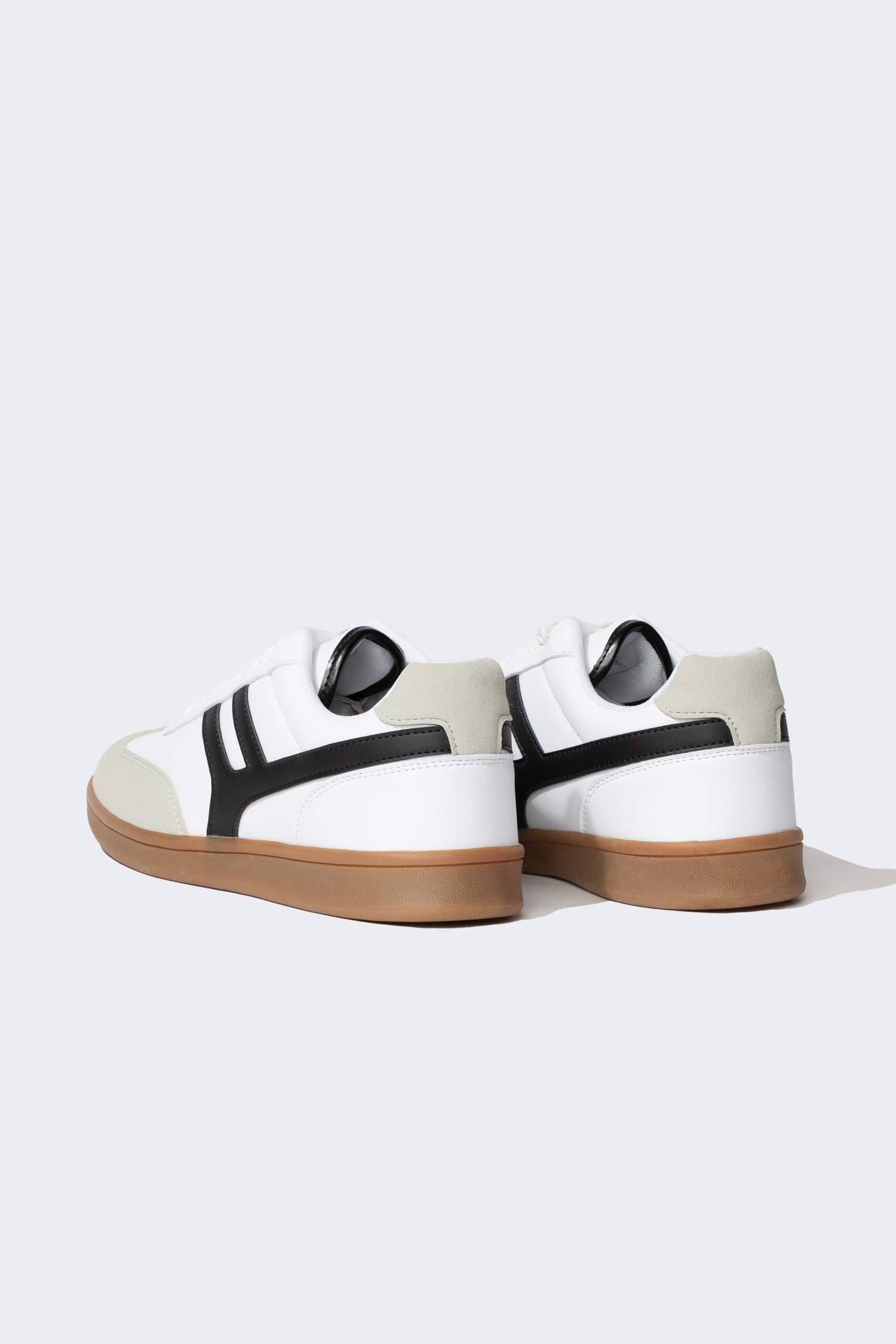 Man Flat Sole Faux Leather Sneakers