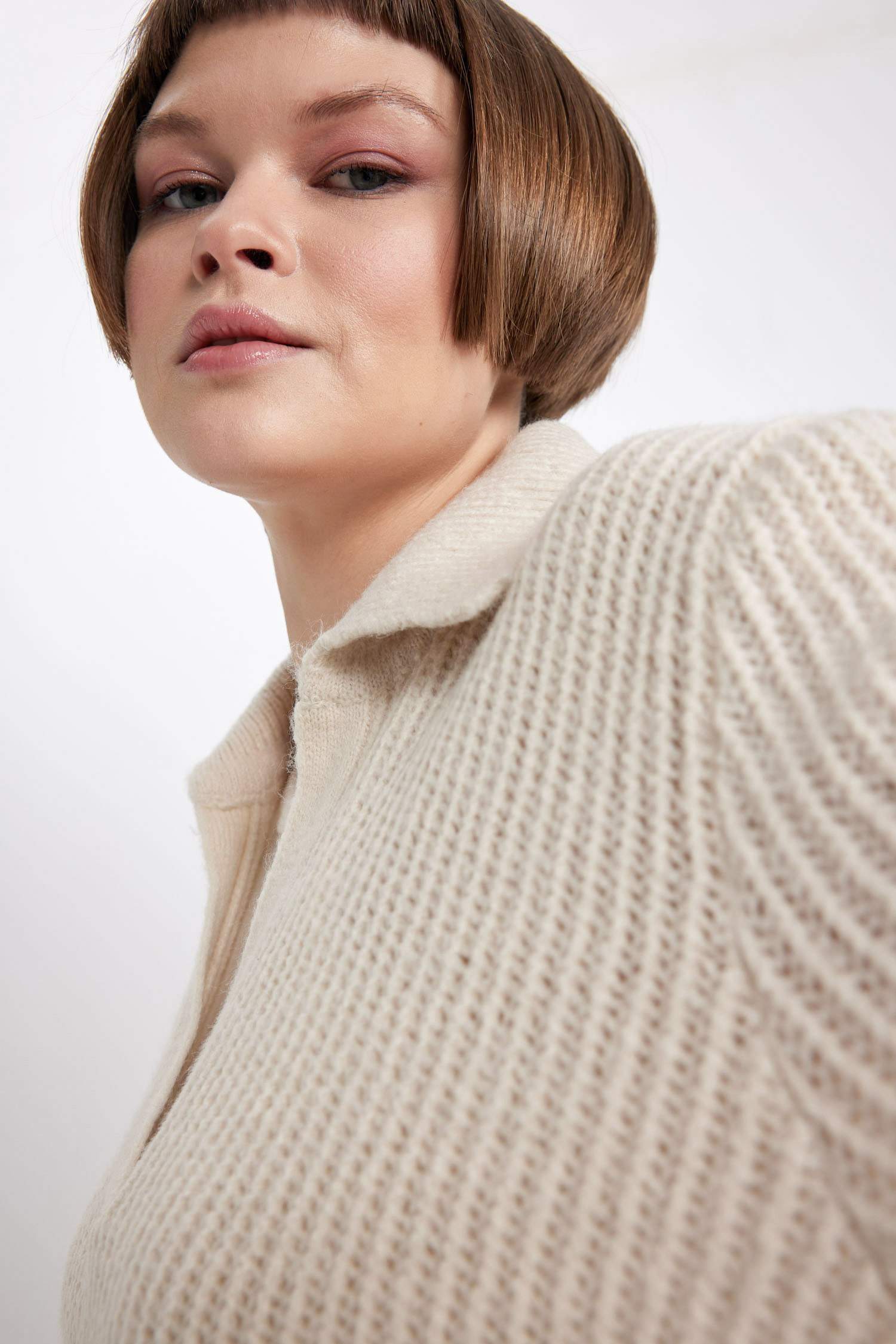 Relax Fit Polo Neck Lace Pullover