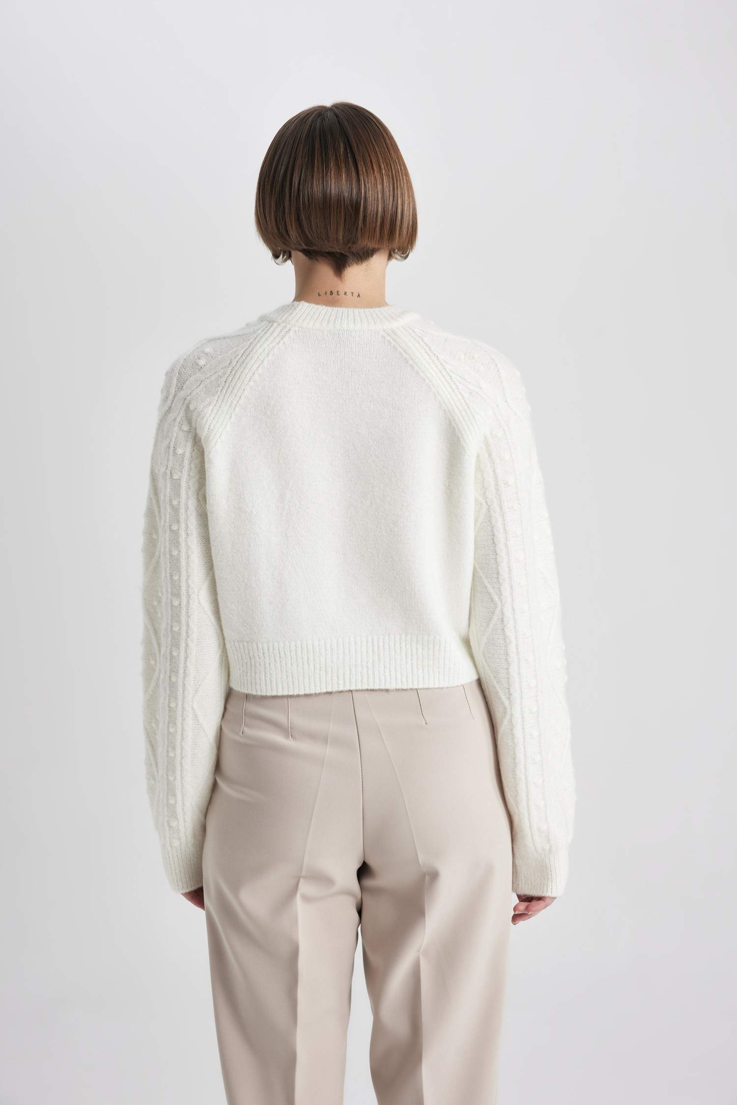 Crop Bisiklet Yaka Taşlı Triko Kazak