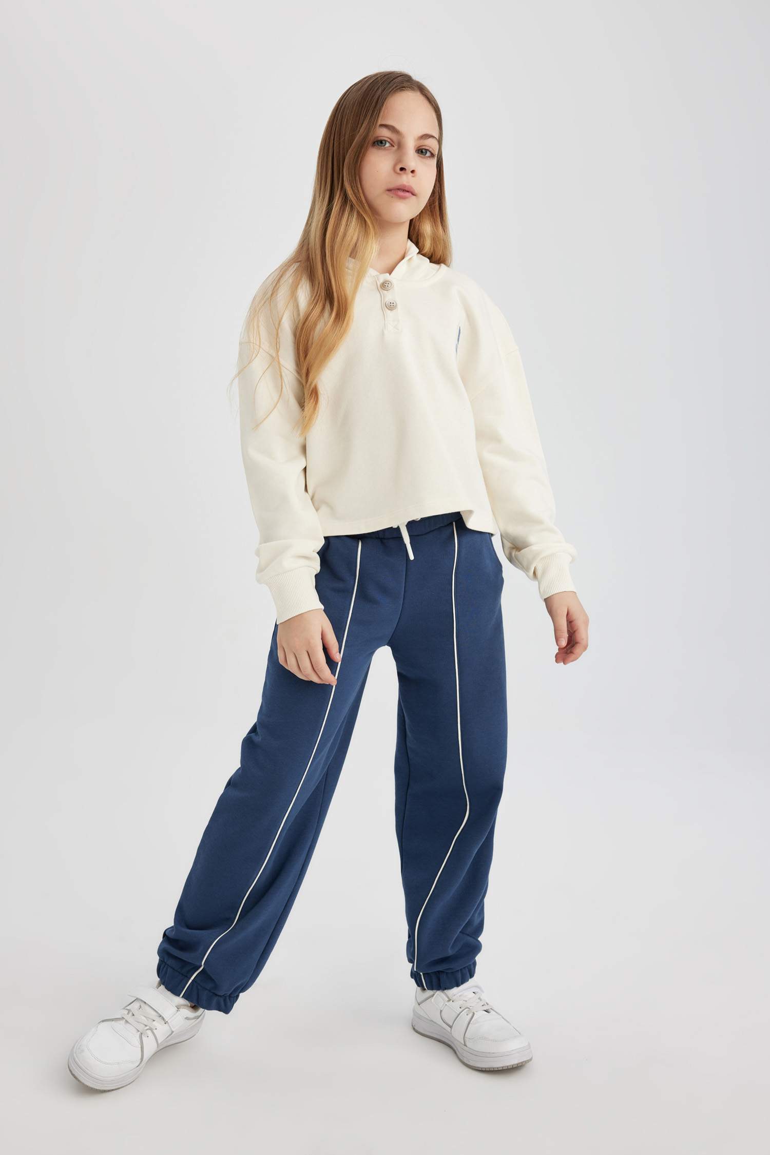 Kız Çocuk NBA Wordmark Crop Kapüşonlu Sweatshirt