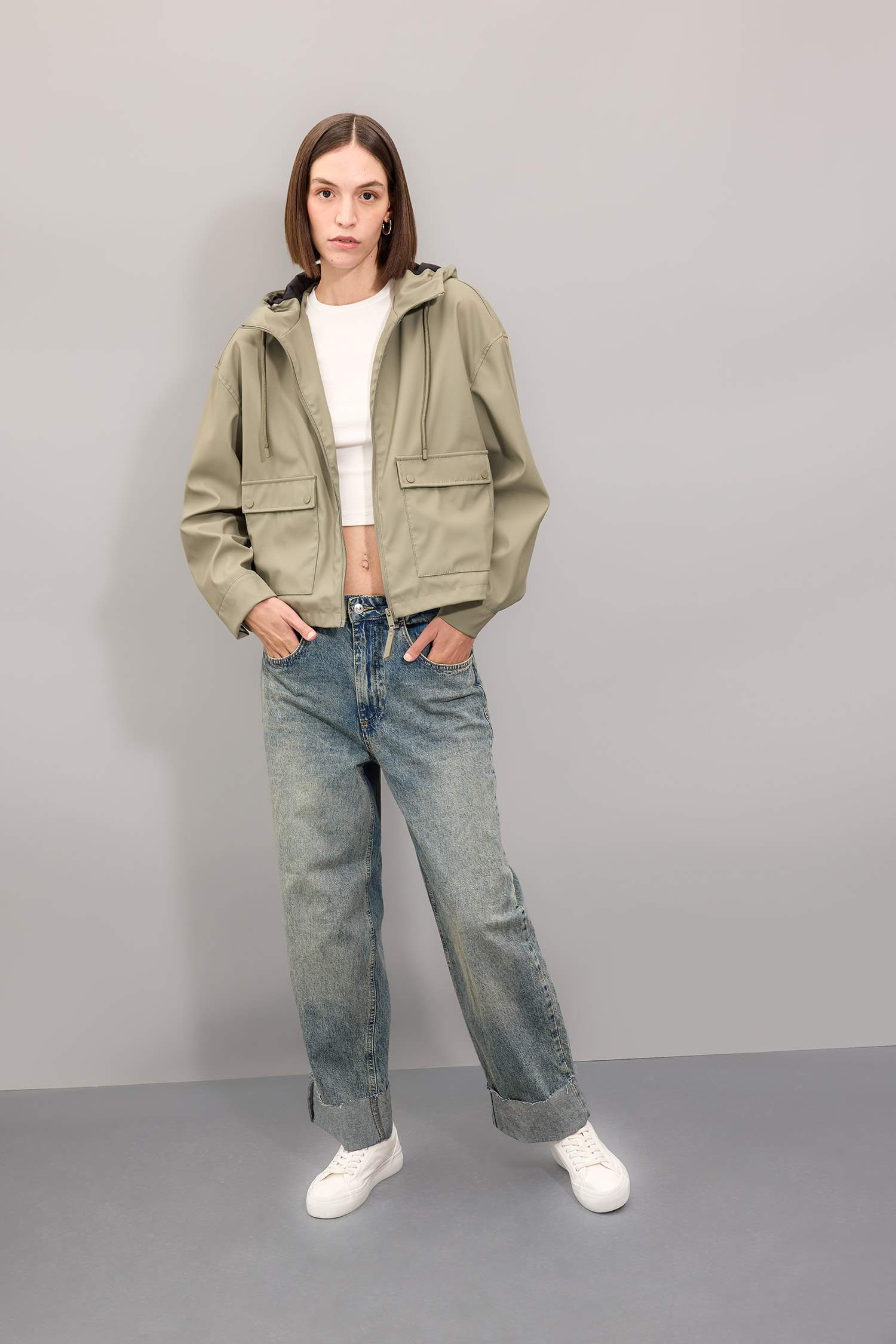 Su Geçirmez Kısa Yağmurluk Kapüşonlu Fermuarlı Cepli