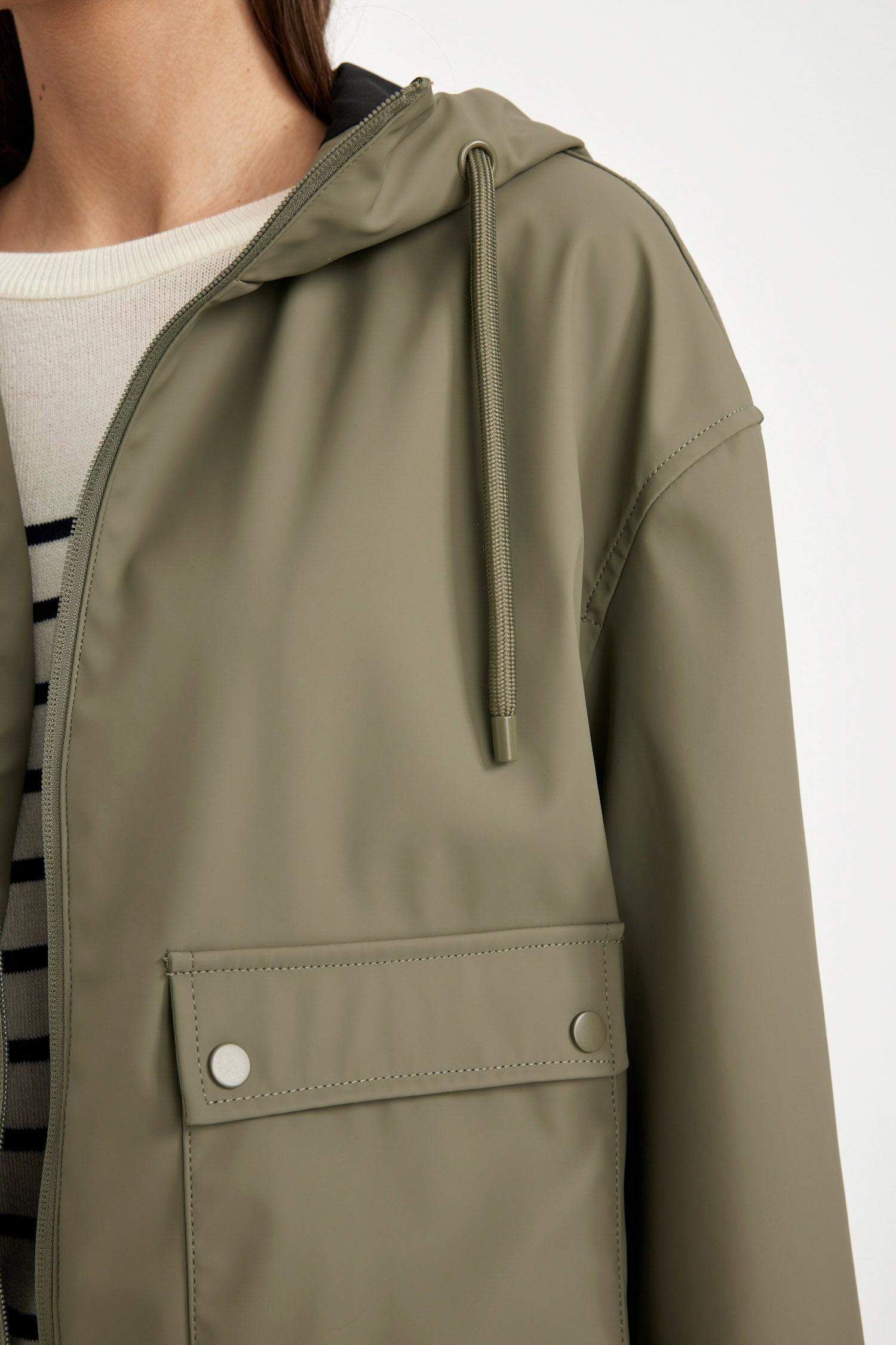 Su Geçirmez Kısa Yağmurluk Kapüşonlu Fermuarlı Cepli