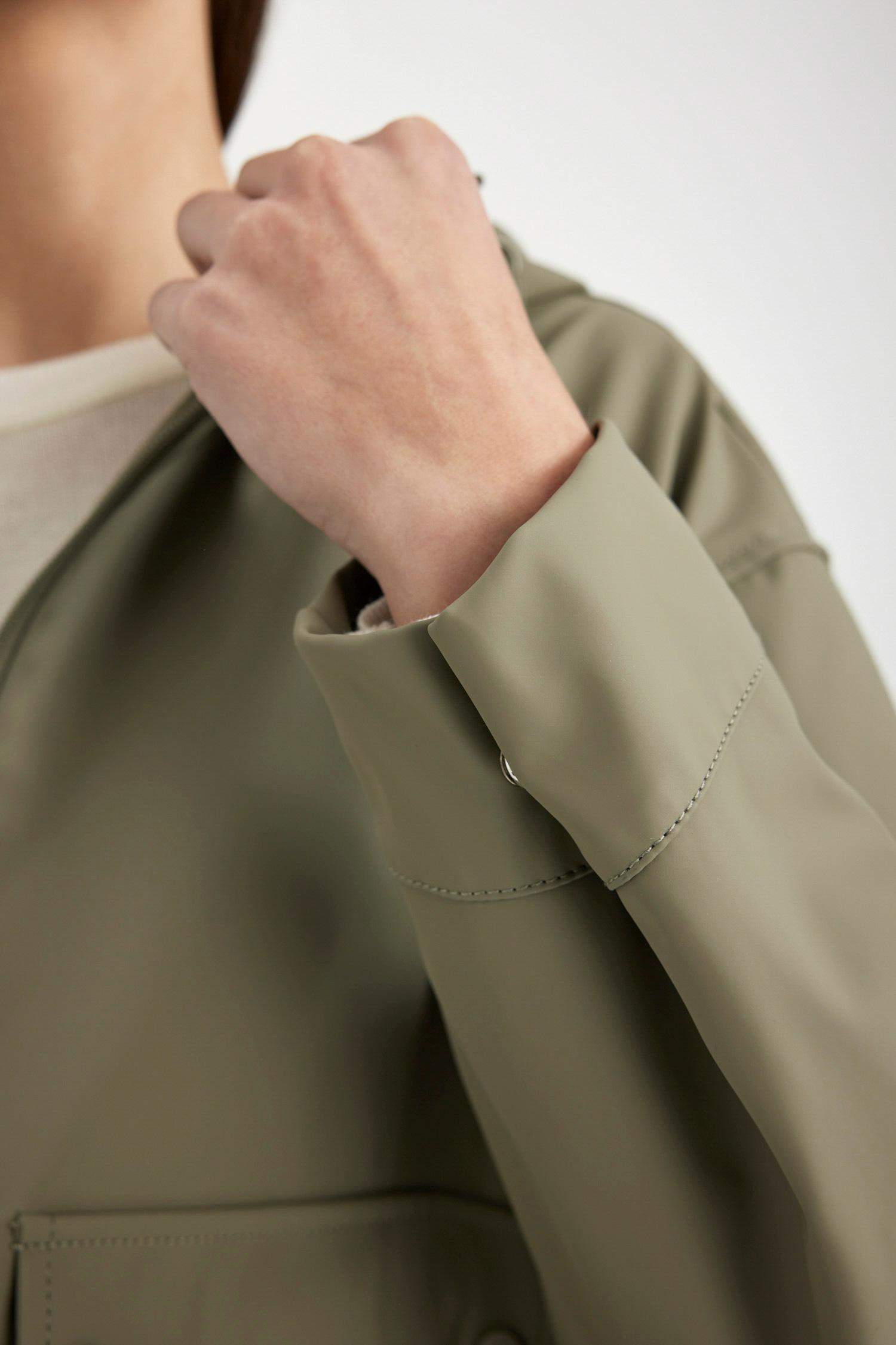 Su Geçirmez Kısa Yağmurluk Kapüşonlu Fermuarlı Cepli