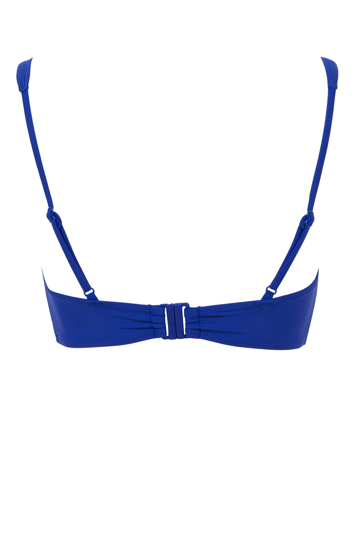 بكيني توب قصة عادية من Fall in Love