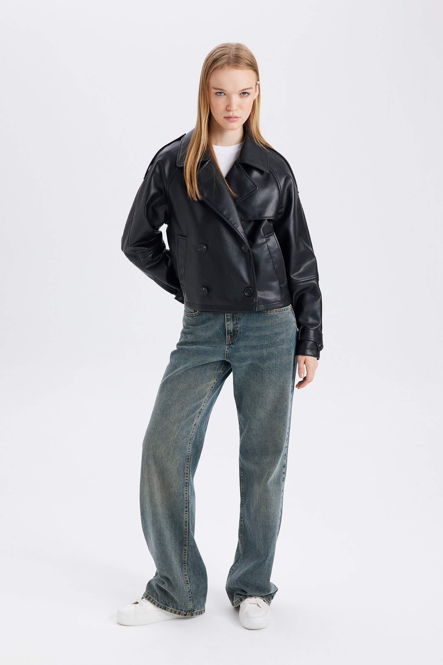 Su İtici Kısa Trençkot Kruvaze Yaka Düğmeli Suni Deri