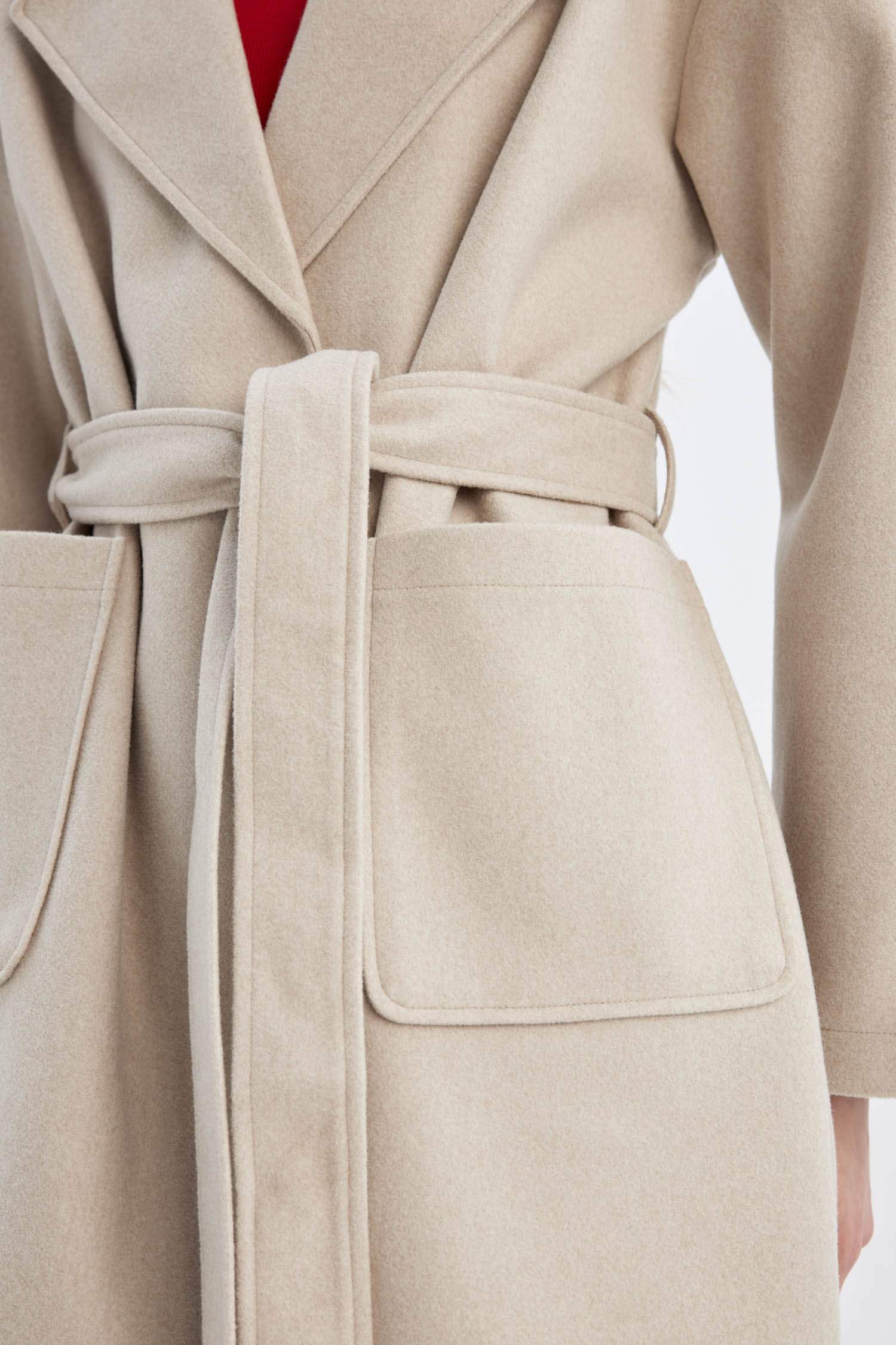 Su Geçirmez Regular Kalıp Kruvaze Yaka Düğme Kapmalı Kemerli Cepli Astarsız Uzun Kaşe Kaban