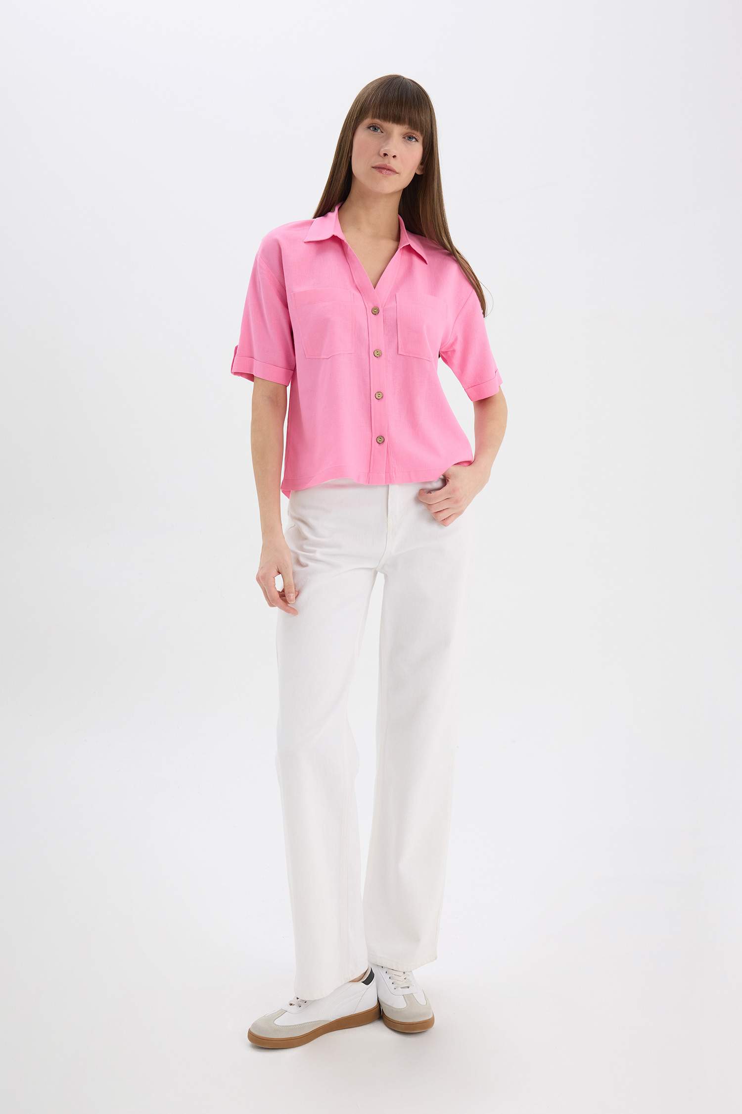 قميص نص كم أوفر سايز برقبة قميص من كتان