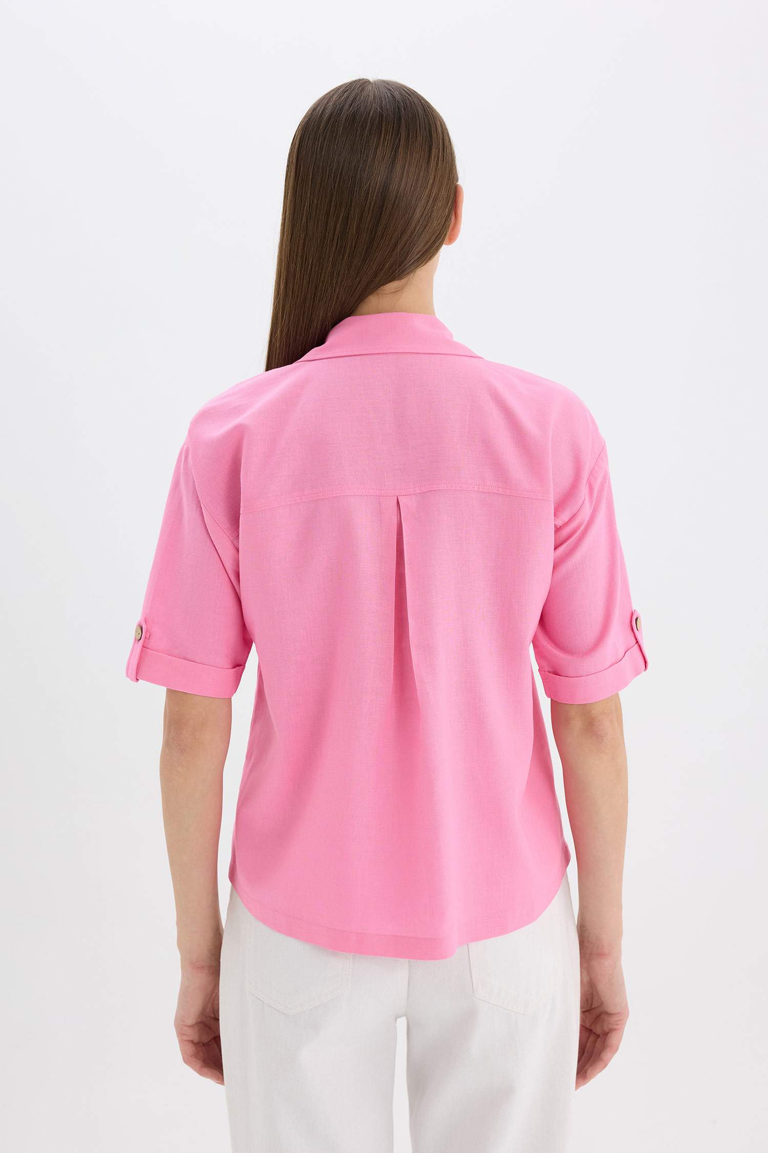 قميص نص كم أوفر سايز برقبة قميص من كتان