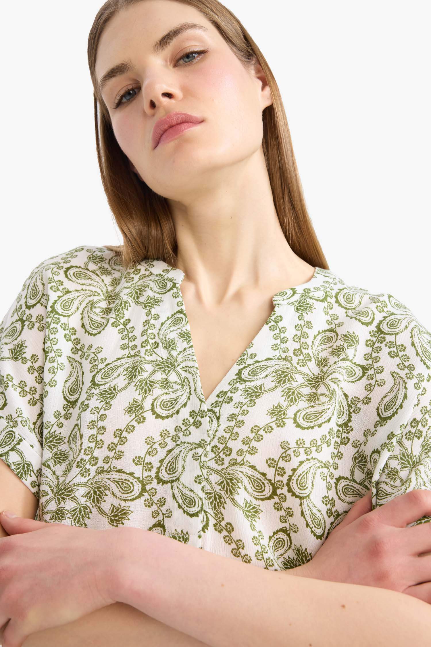 қалыпты пішім басып шығарылған с мойын Қысқа жеңді Блуза