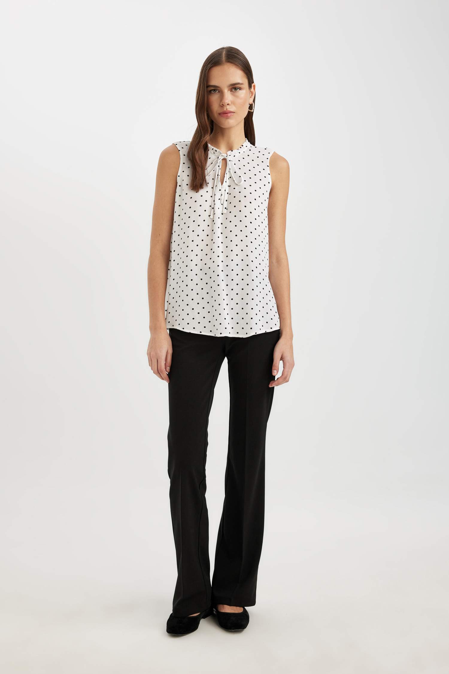 Blouse coupe régulière Sans Manches en Tissu Froissé Col Chemise