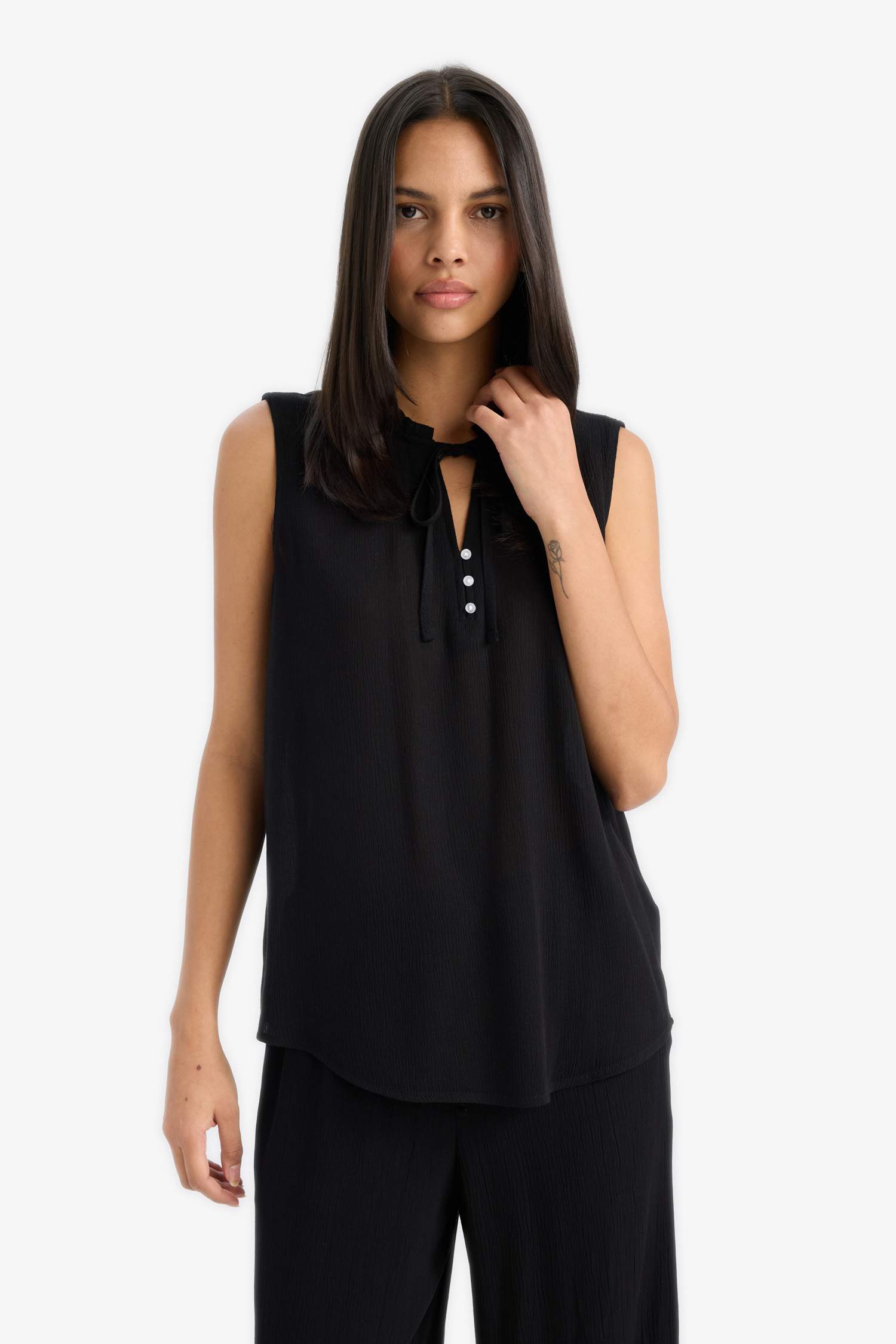 بلوزة كت قماش كرنكيل قصة عادية