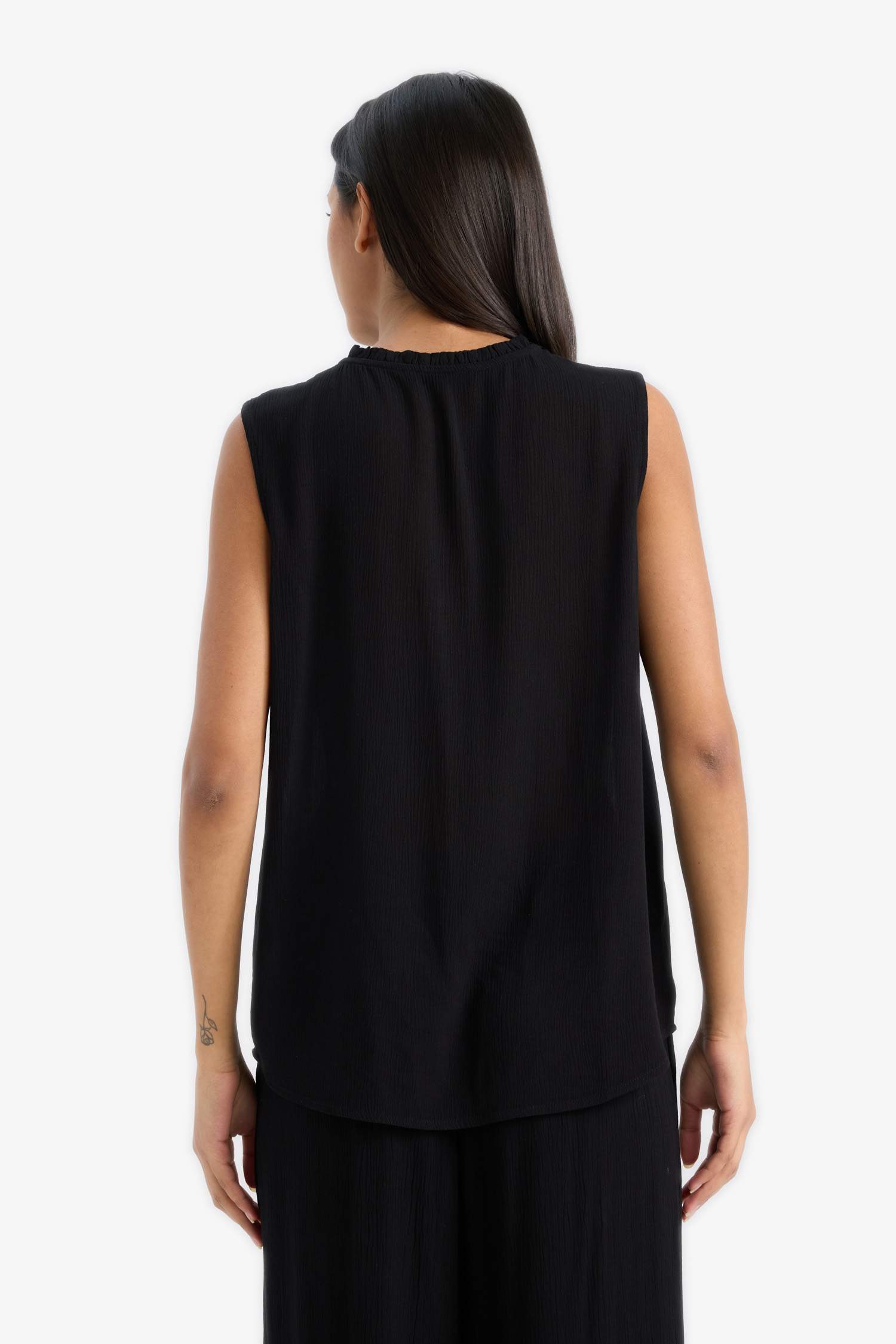 بلوزة كت قماش كرنكيل قصة عادية