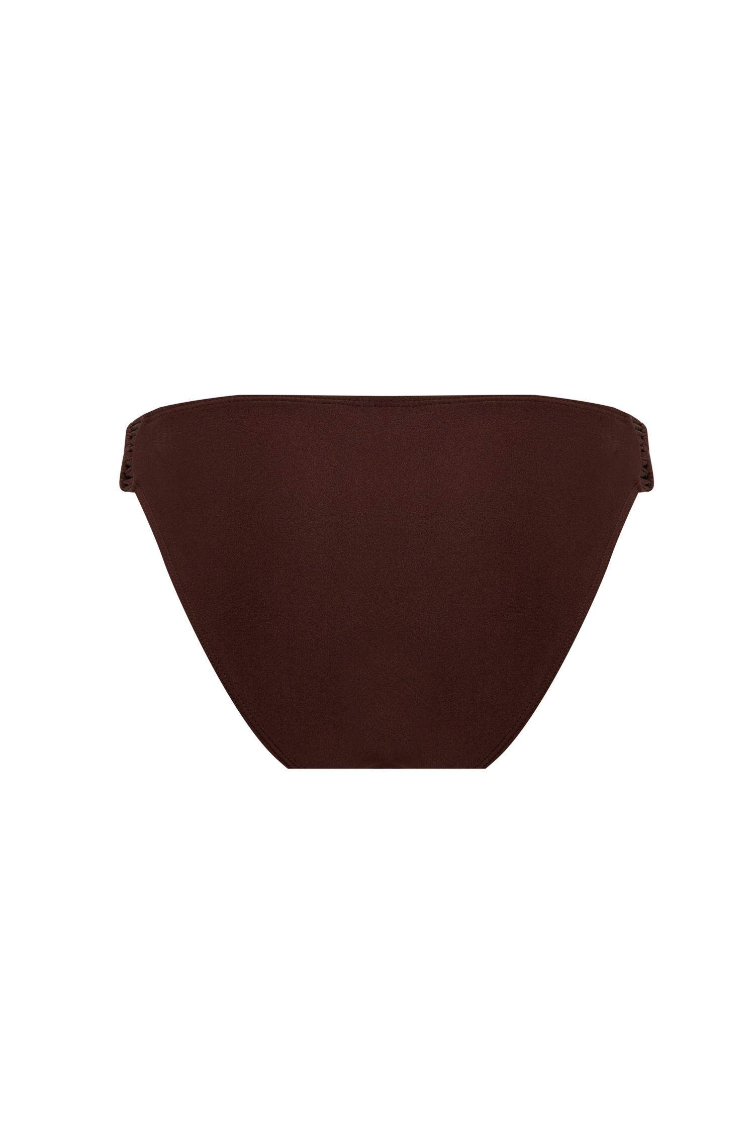 كلوت بكيني قصة عادية من Fall In Love