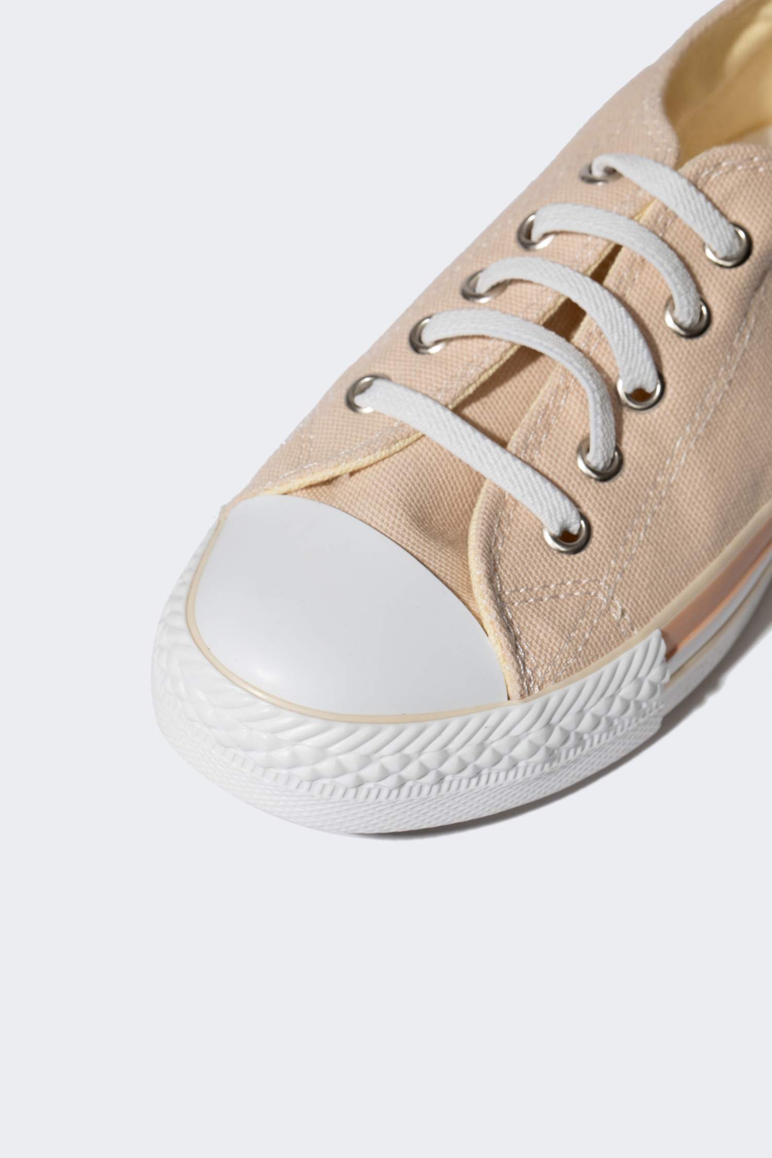 Girl Flat Sole Sneakers