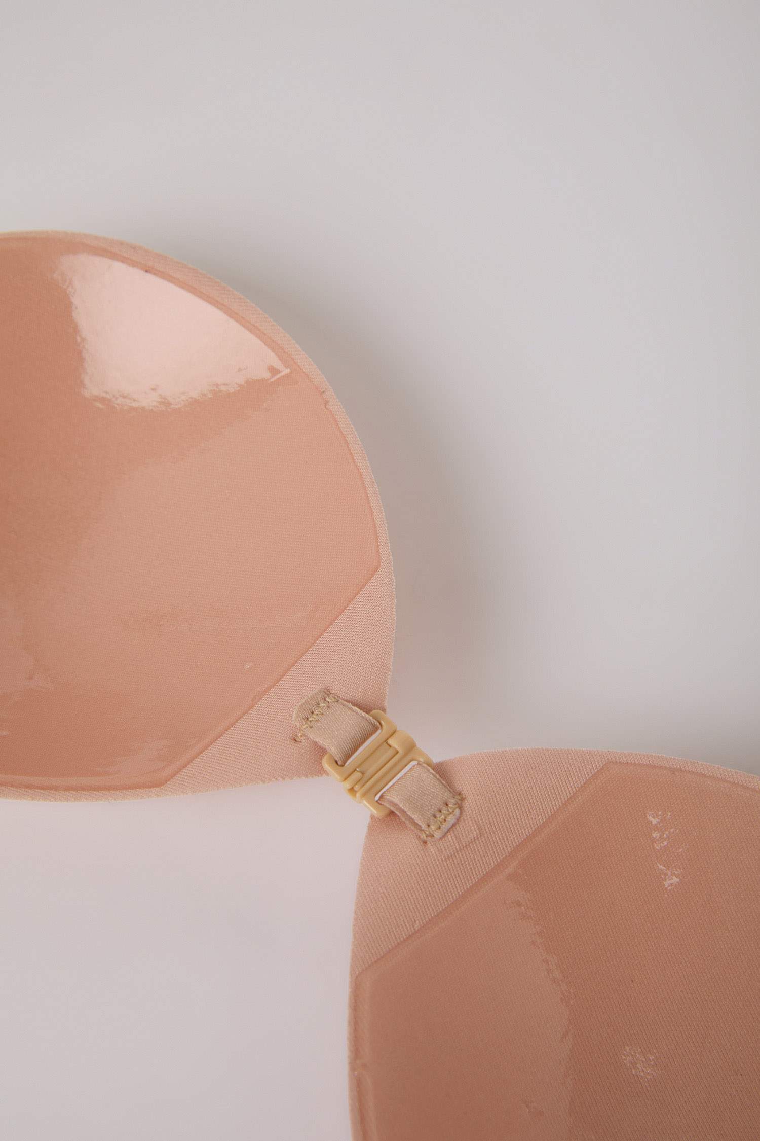 Yapışkanlı Kumaş Dekolte Kap