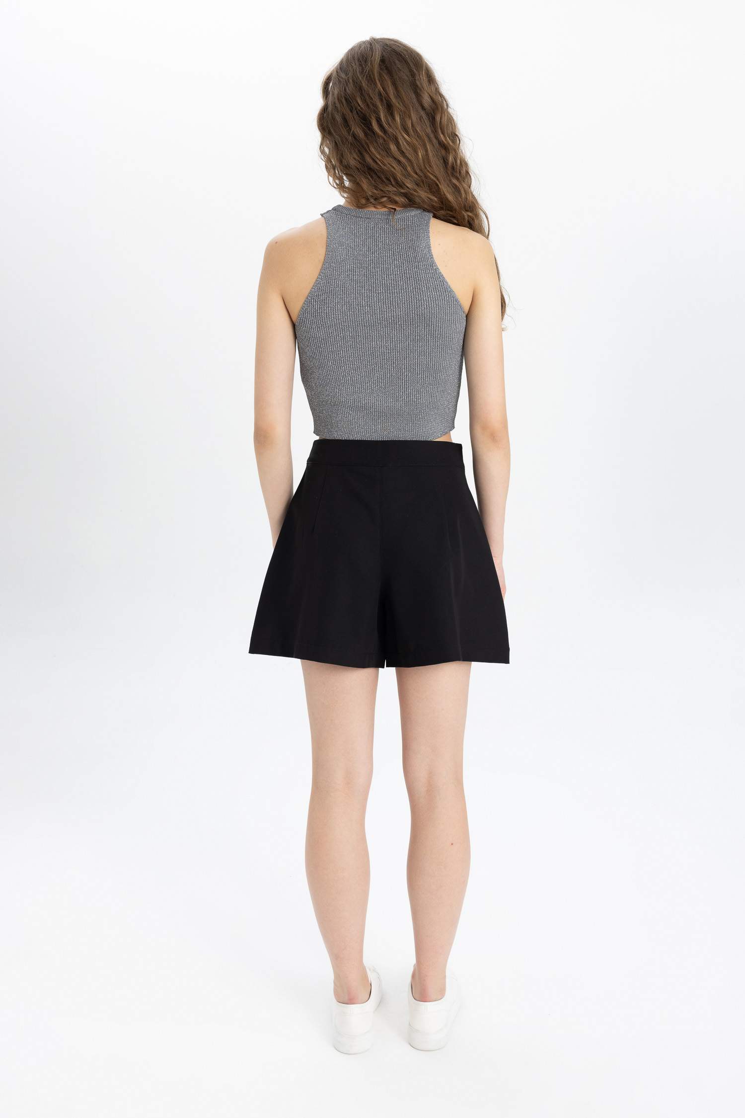 شورت قصة عادية بخصر عالي