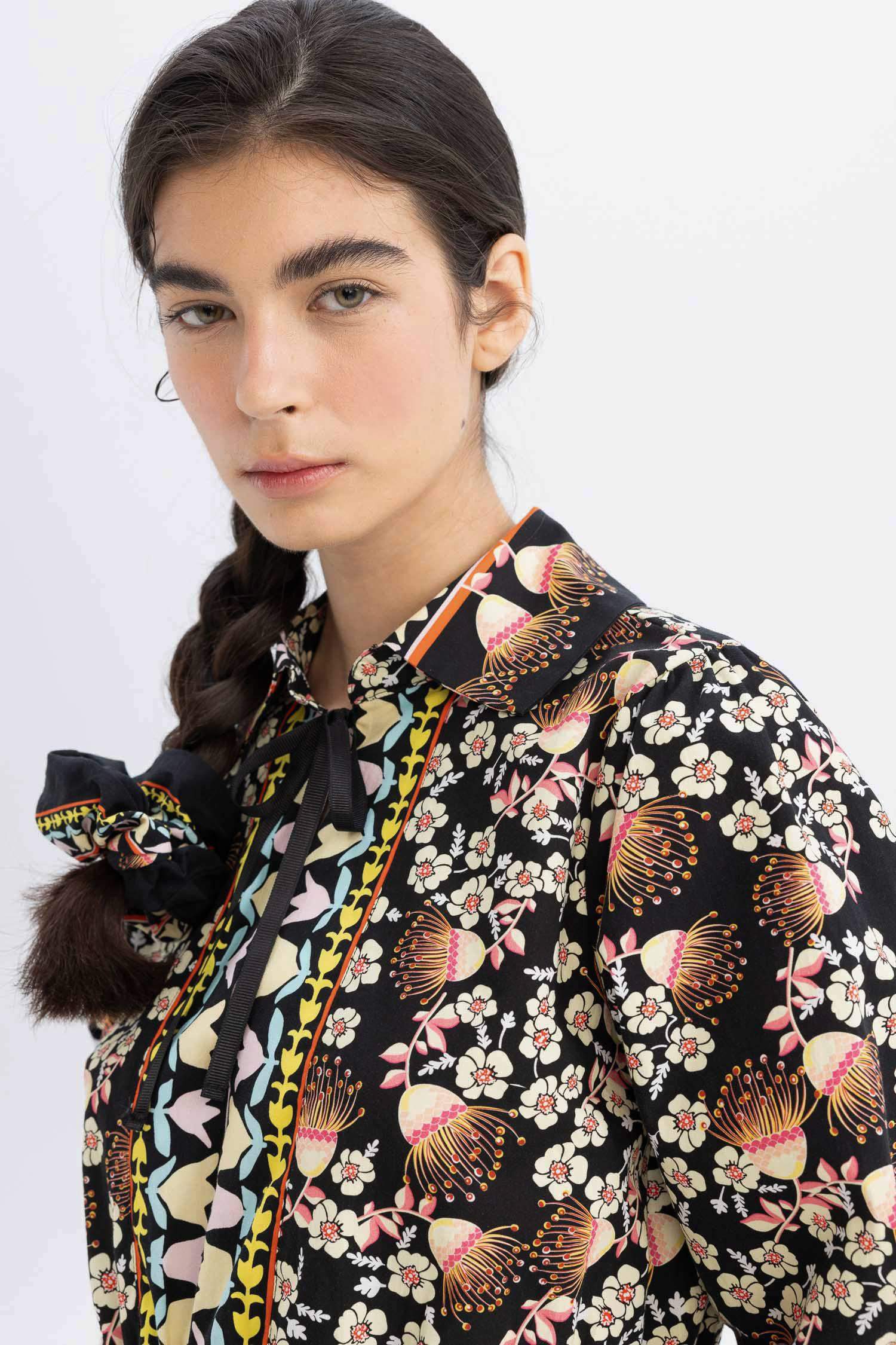 Lug Von Siga x DeFacto Oversize Desenli V Yaka Poplin Uzun Kollu Bluz