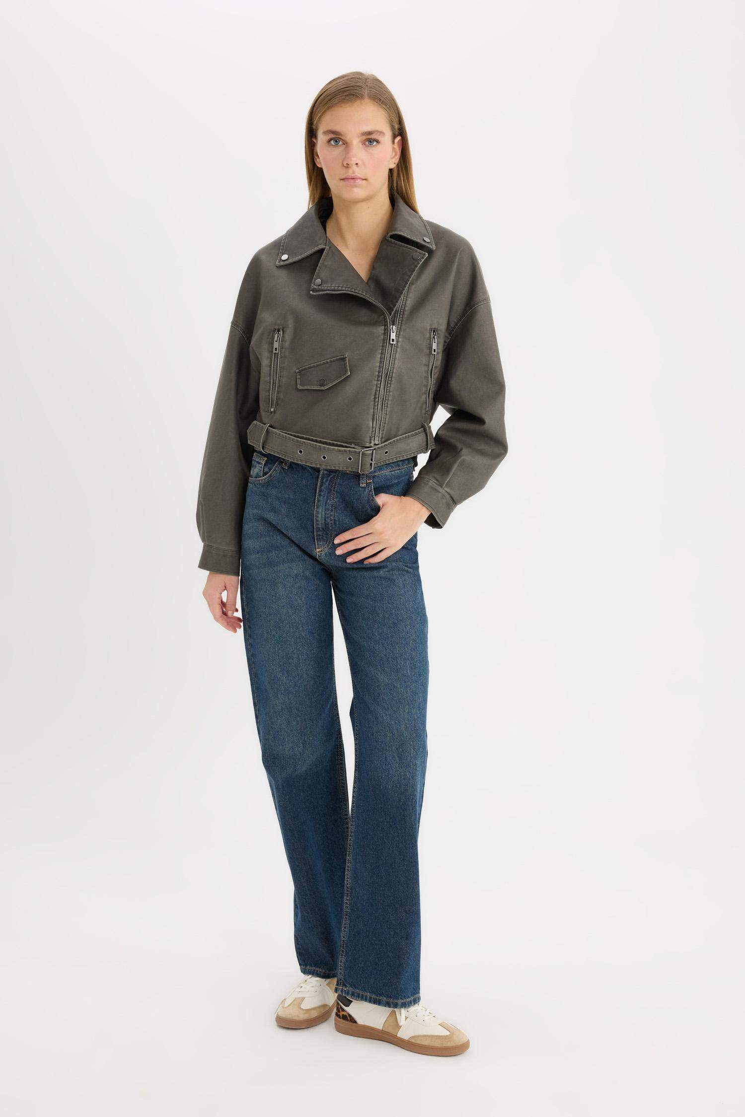 Su Geçirmez Kruvaze Yaka Fermuarlı Cepli Kemerli Eskitme Mevsimlik Suni Deri Ceket Mont