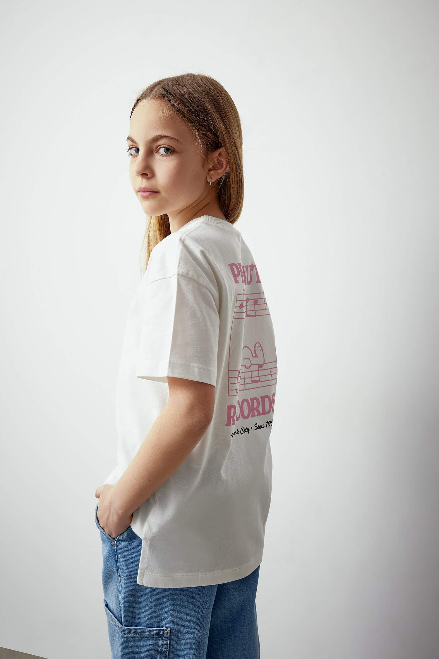 Kız Çocuk Snoopy Oversize Geniş Kalıp Bisiklet Yaka Sırt Baskılı Kısa Kollu Tişört