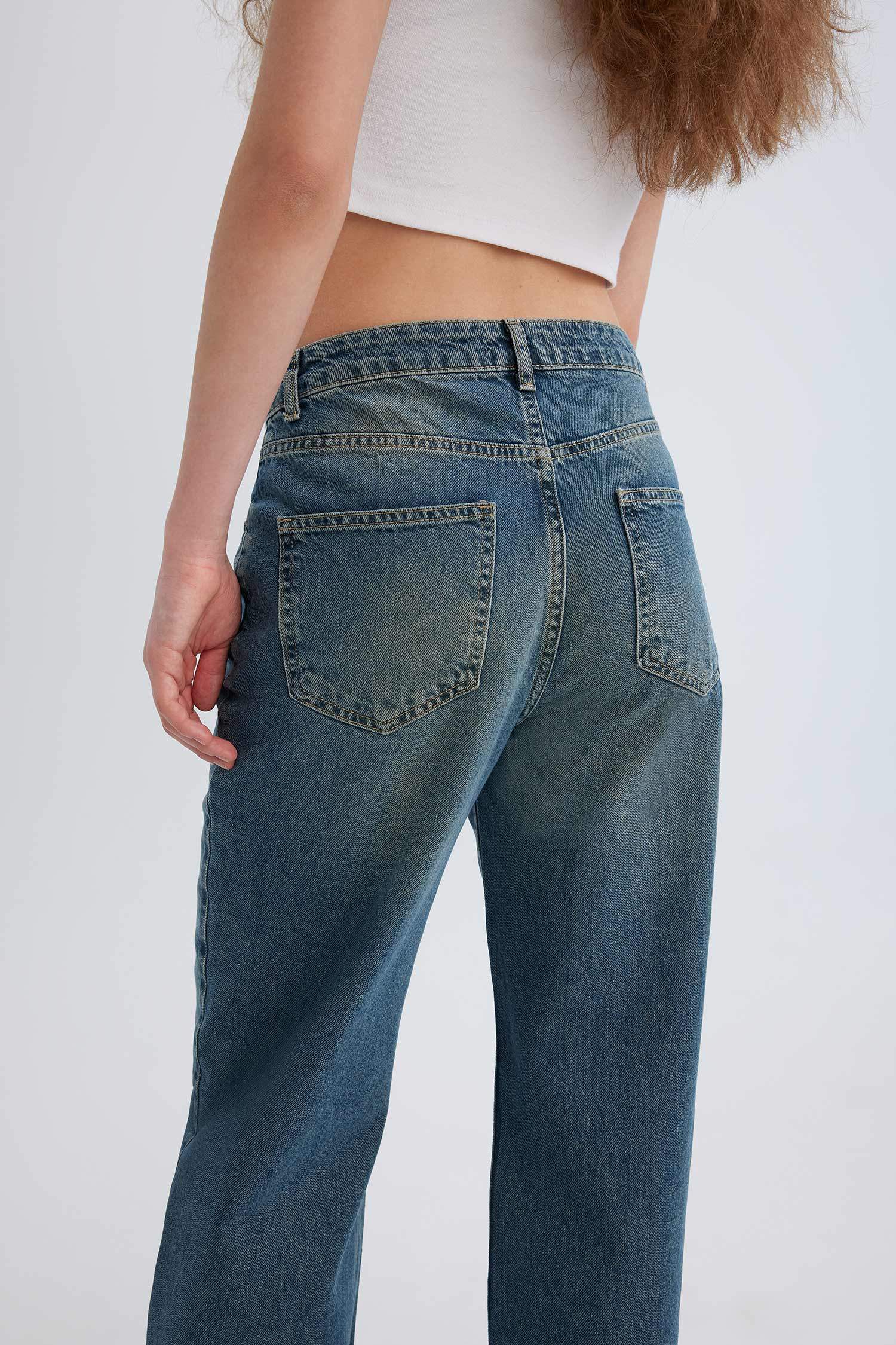 بنطرون جينز وايد ليج