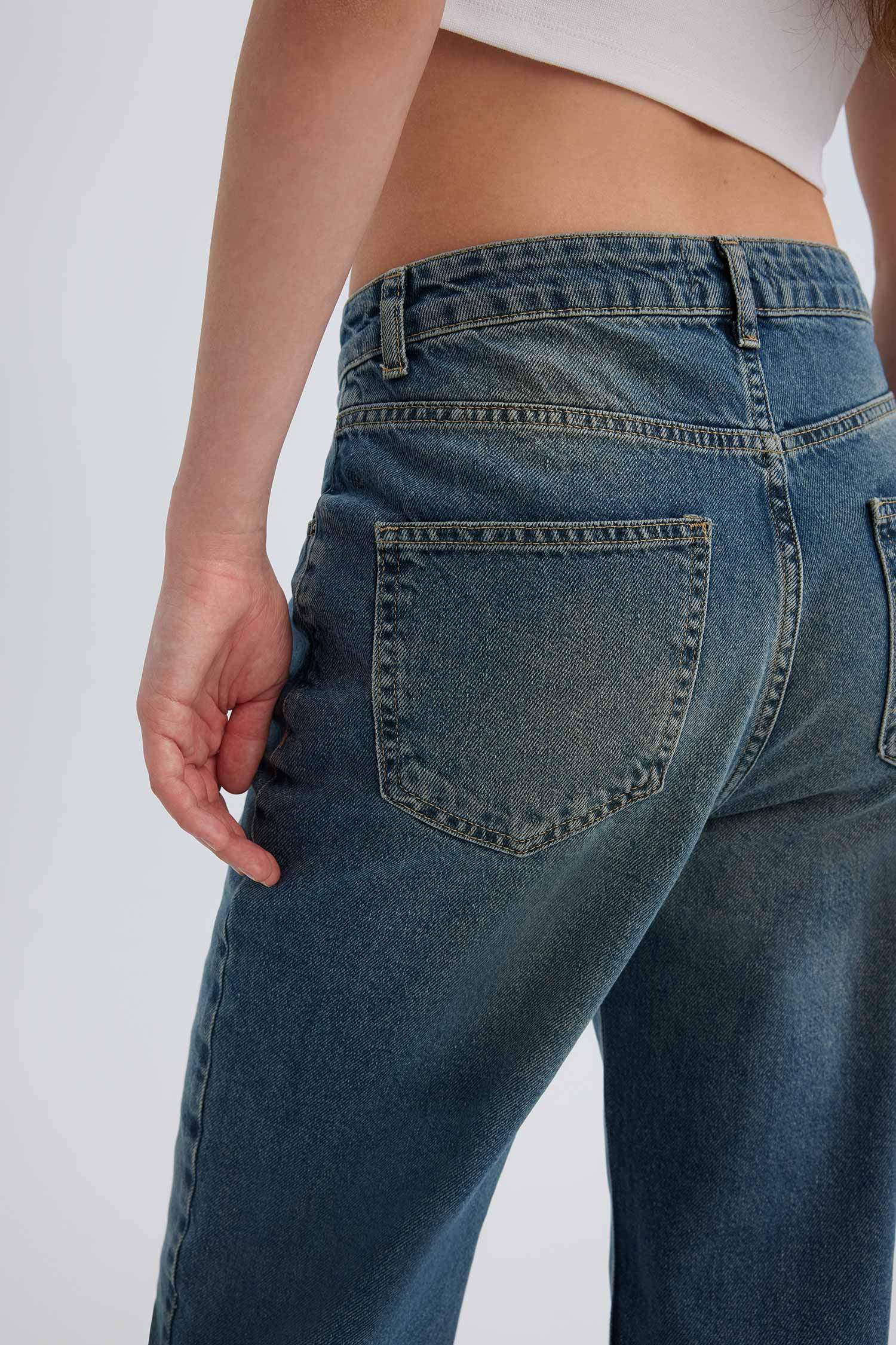 بنطرون جينز وايد ليج