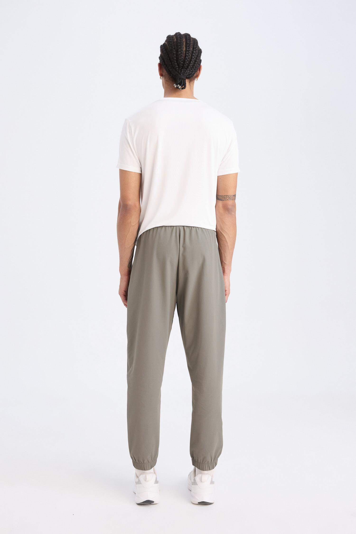 بنطلون سويت بانتس جوجر منسوج سليم فيت من DeFactoFit