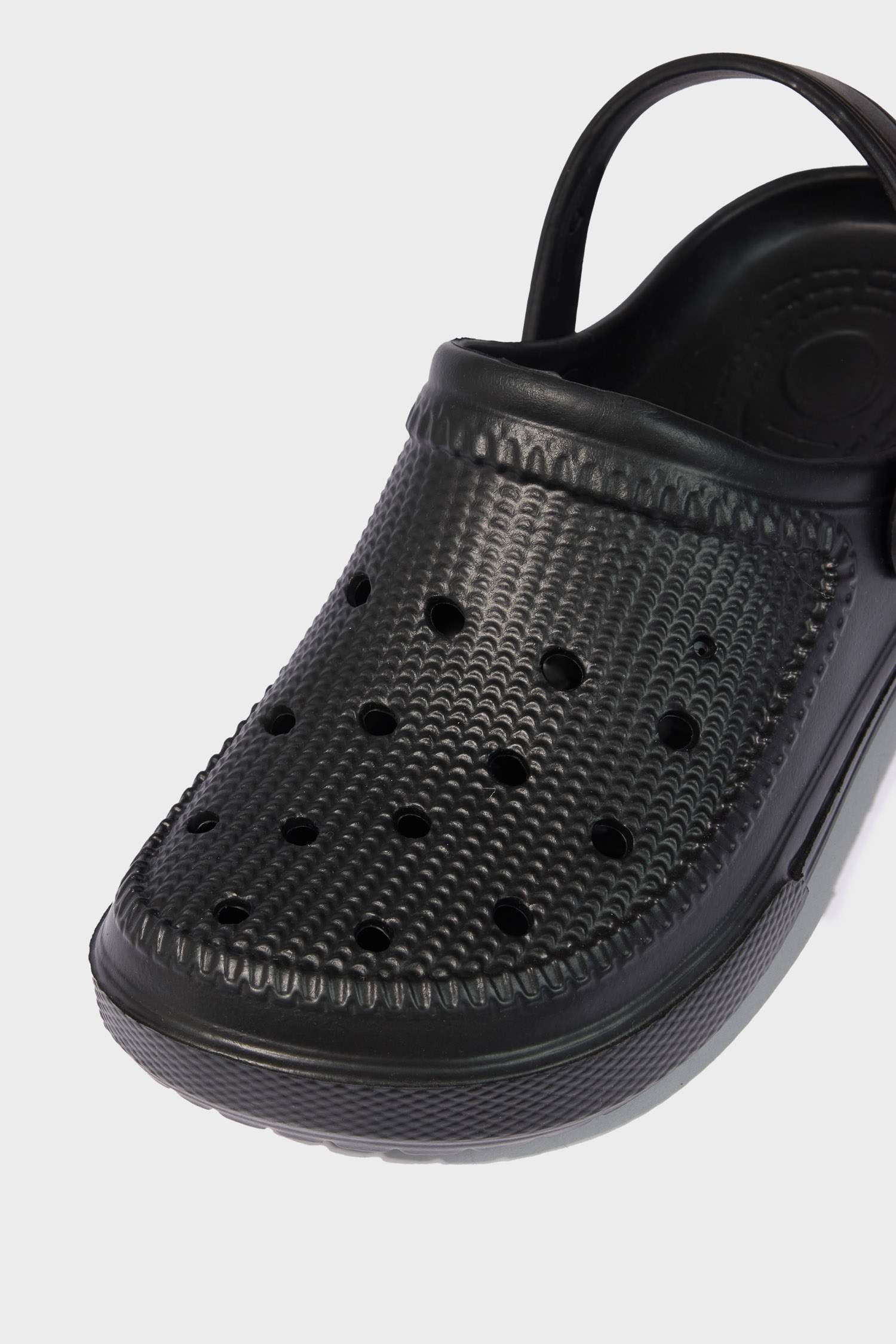 Сандалии на плоской подошве для мужчин