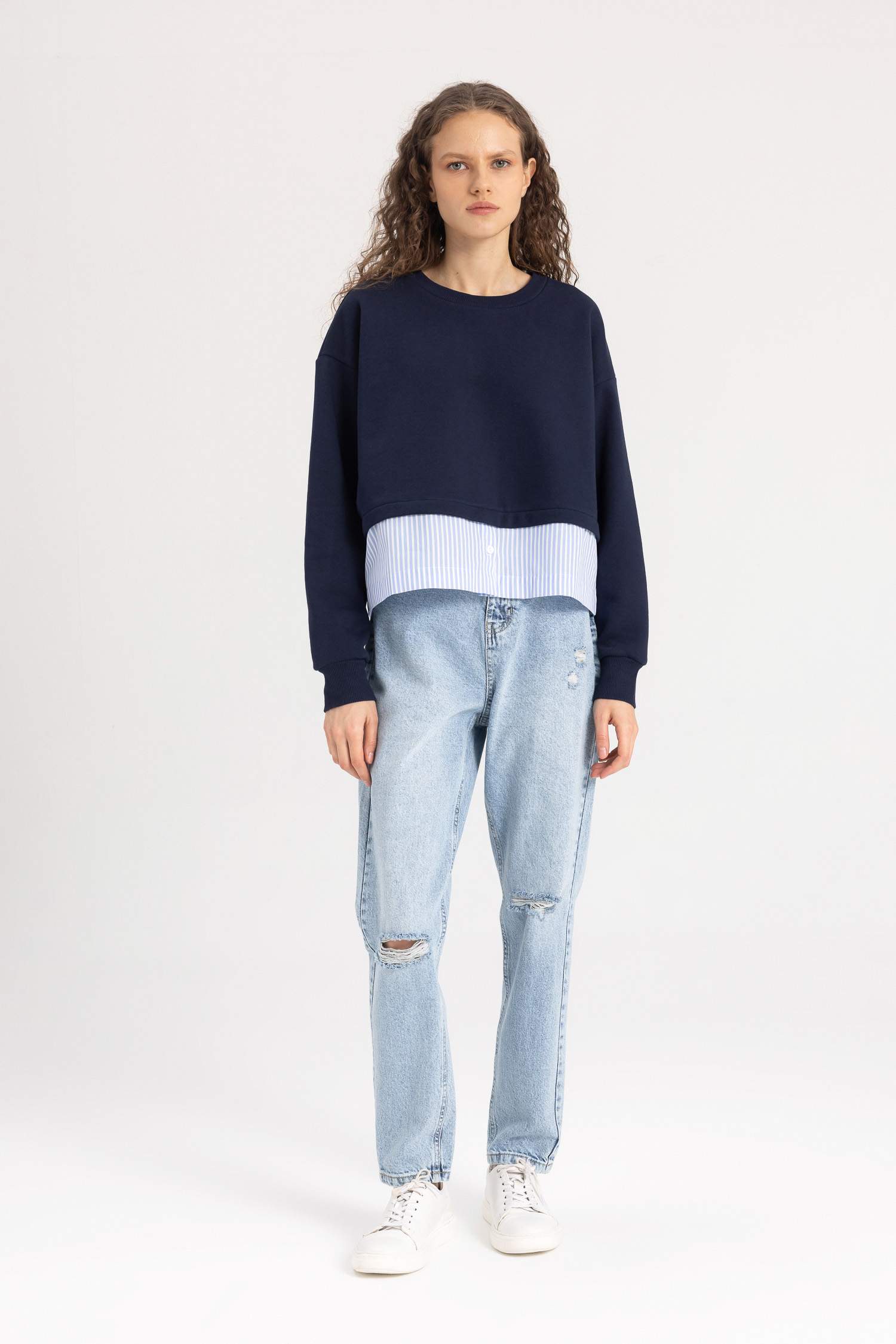 Relax Fit Bisiklet Yaka Etek Ucu Detaylı Basic Düz Kalın Sweatshirt