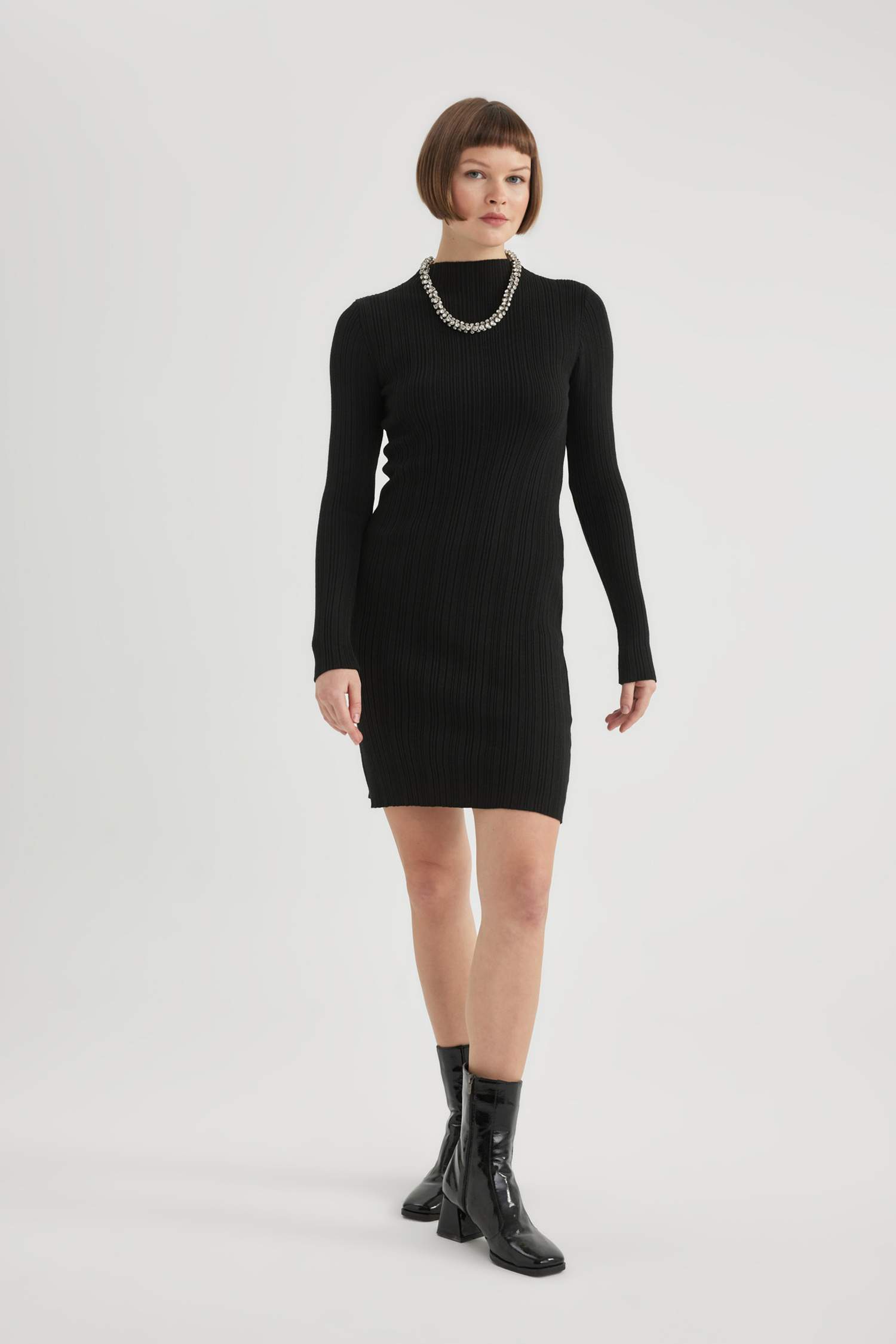 Fitted Yarım Balıkçı Yaka Uzun Kollu Mini Triko Elbise