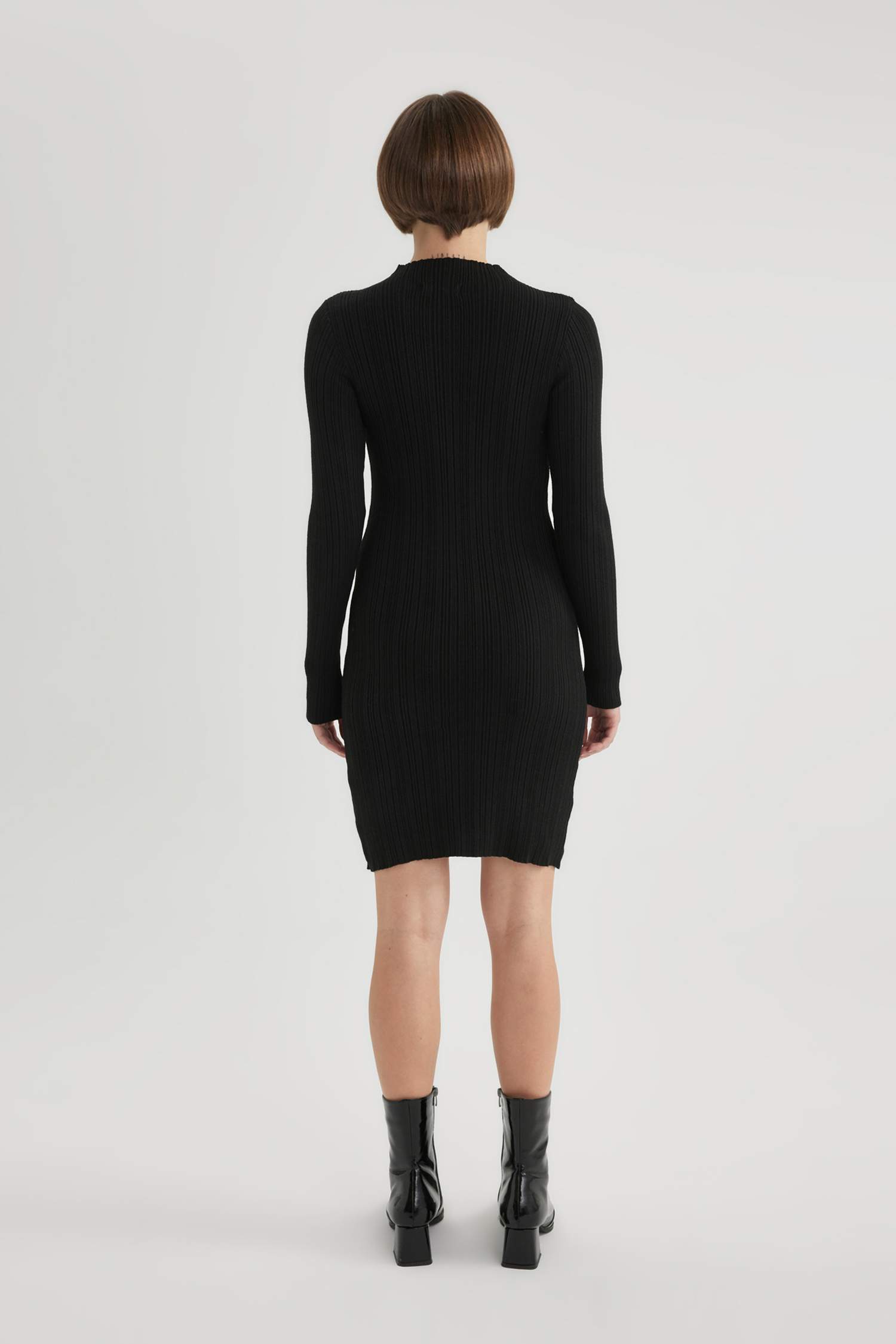 Fitted Yarım Balıkçı Yaka Uzun Kollu Mini Triko Elbise