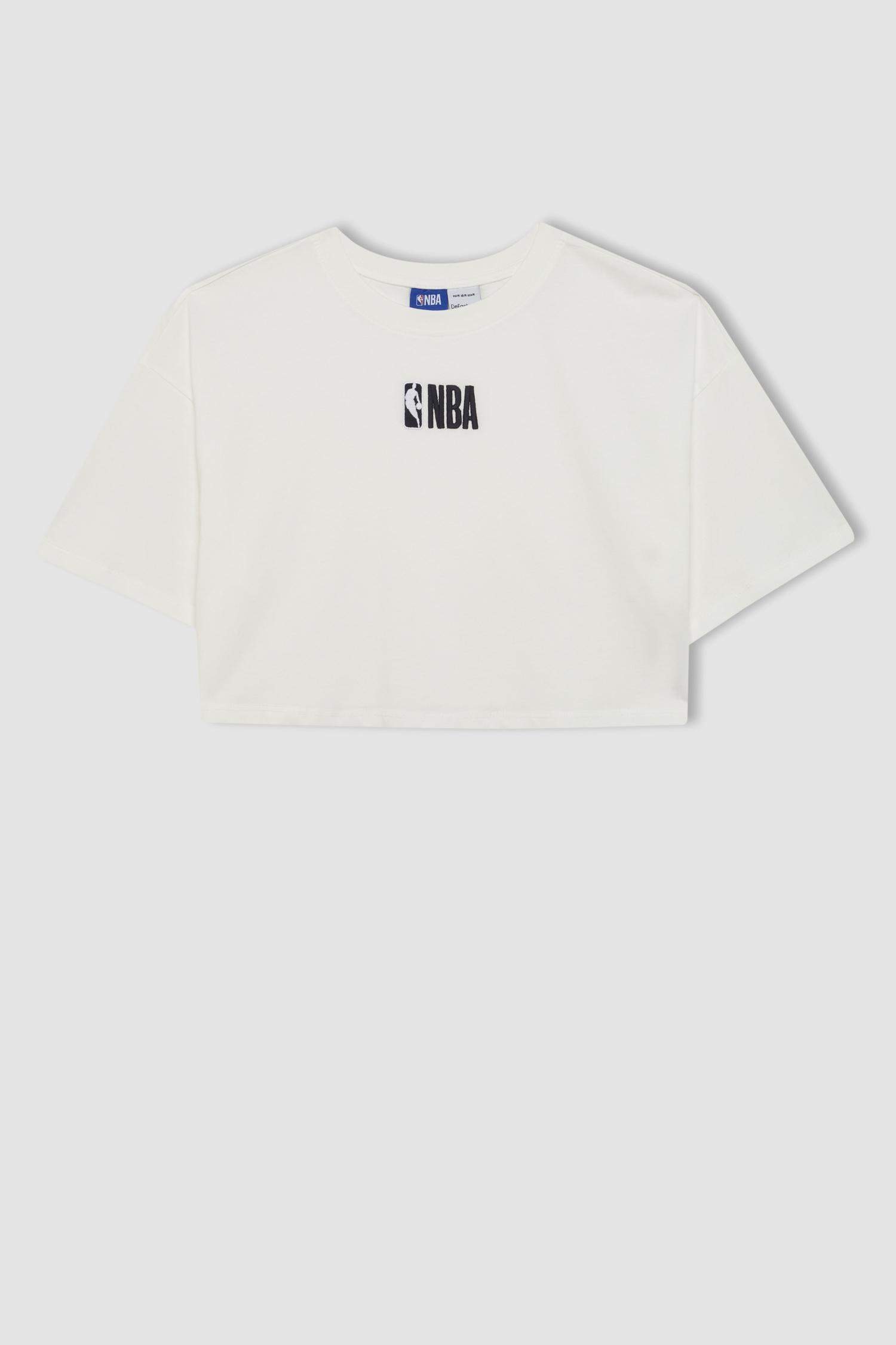 تيشيرت واسع مطرز برقبة مستديرة من NBA