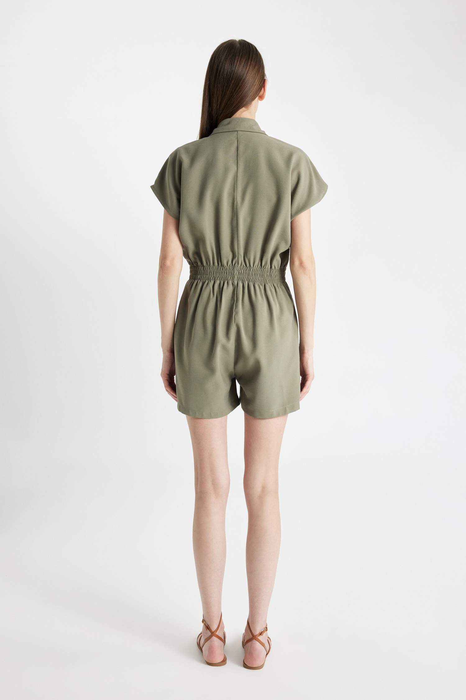 جمبسوت نص كم برقبة قميص