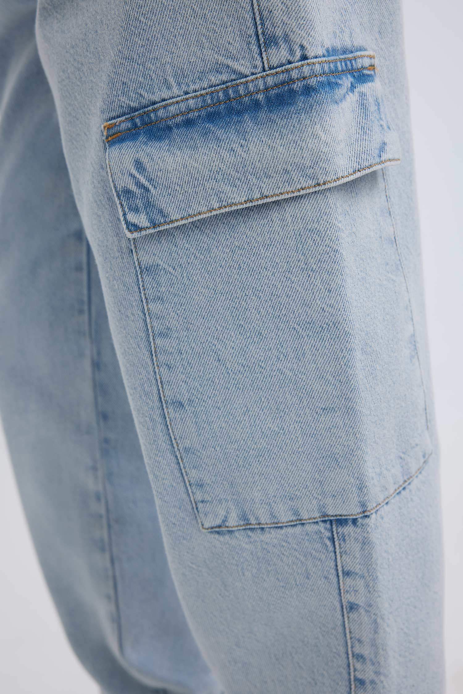 بنطرون جينز كارجو جوجر بتأثير باهت وخصر عالي