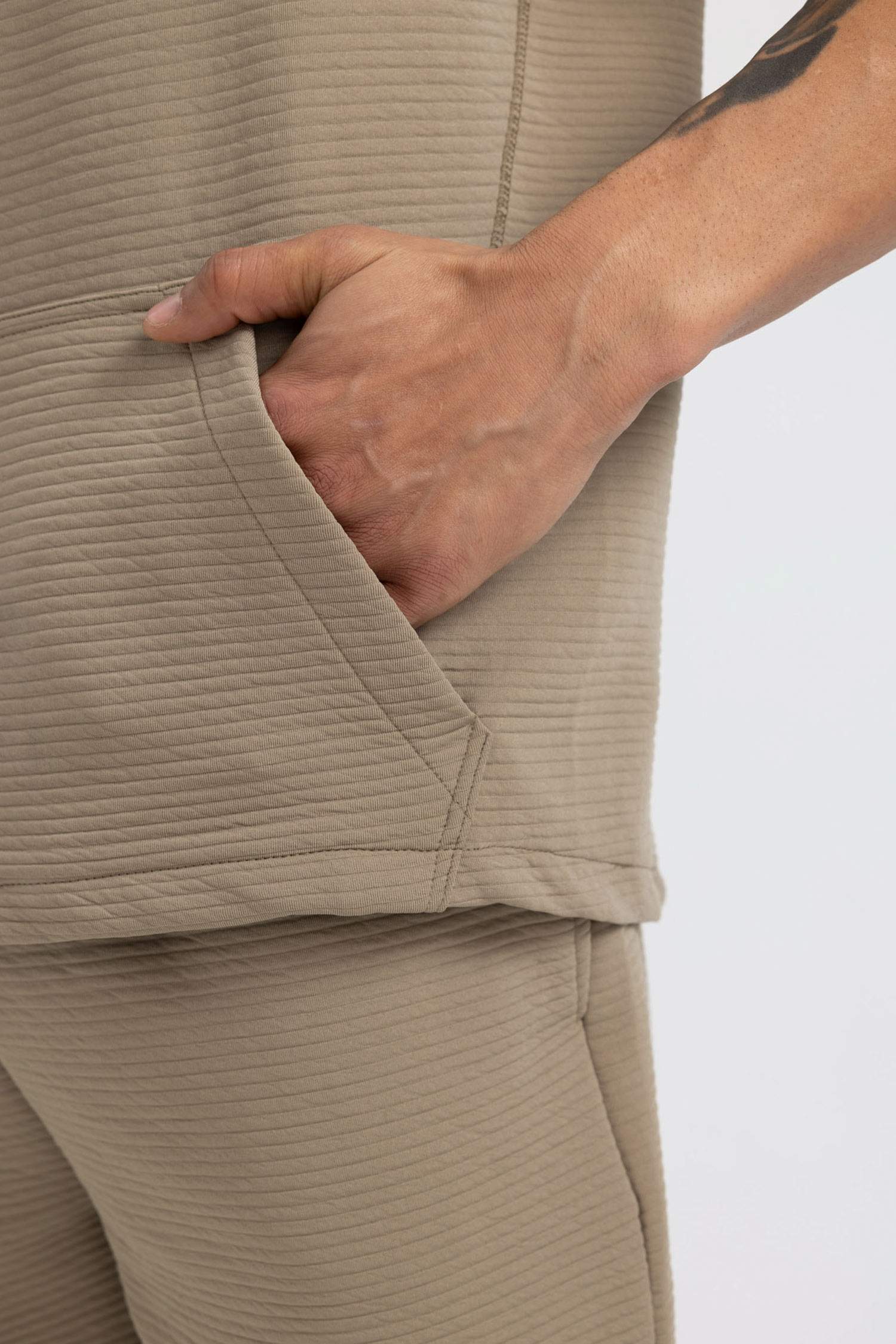 Standart Fit Kapüşonlu Kısa Kollu Sporcu Tişört