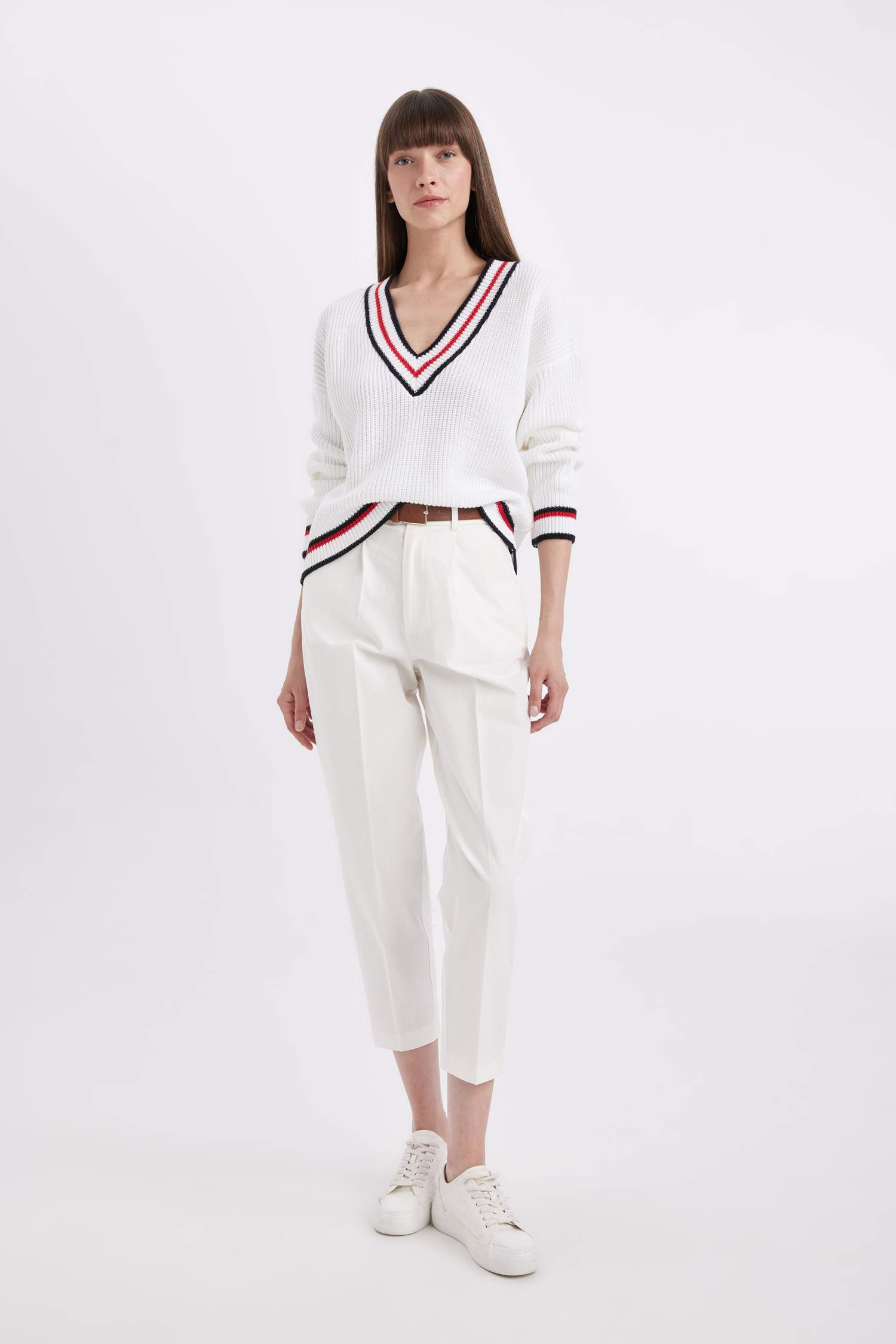 Relax Fit V Yaka Kolej Temalı Selanik Kumaş Triko Kazak