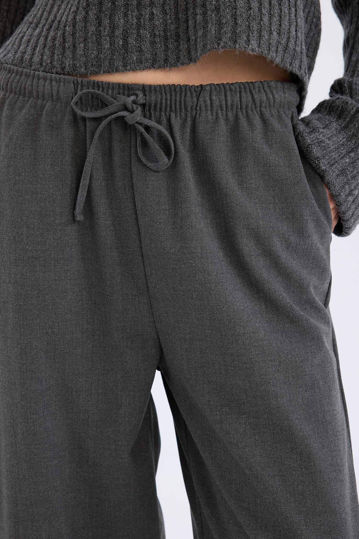 Afra x DeFacto Coool Wide Leg Kumaş Palazzo Pantolon Geniş Bol Paça Beli Lastikli Bağcıklı Cepli