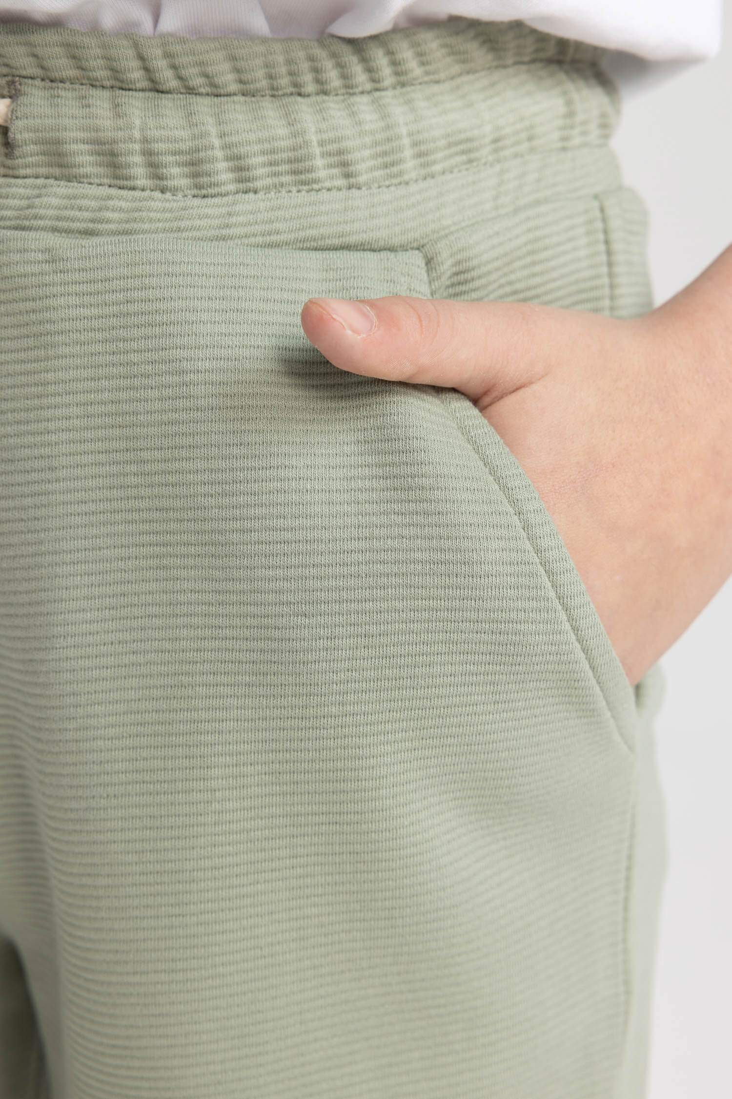 شورت ولادي قصة عادية