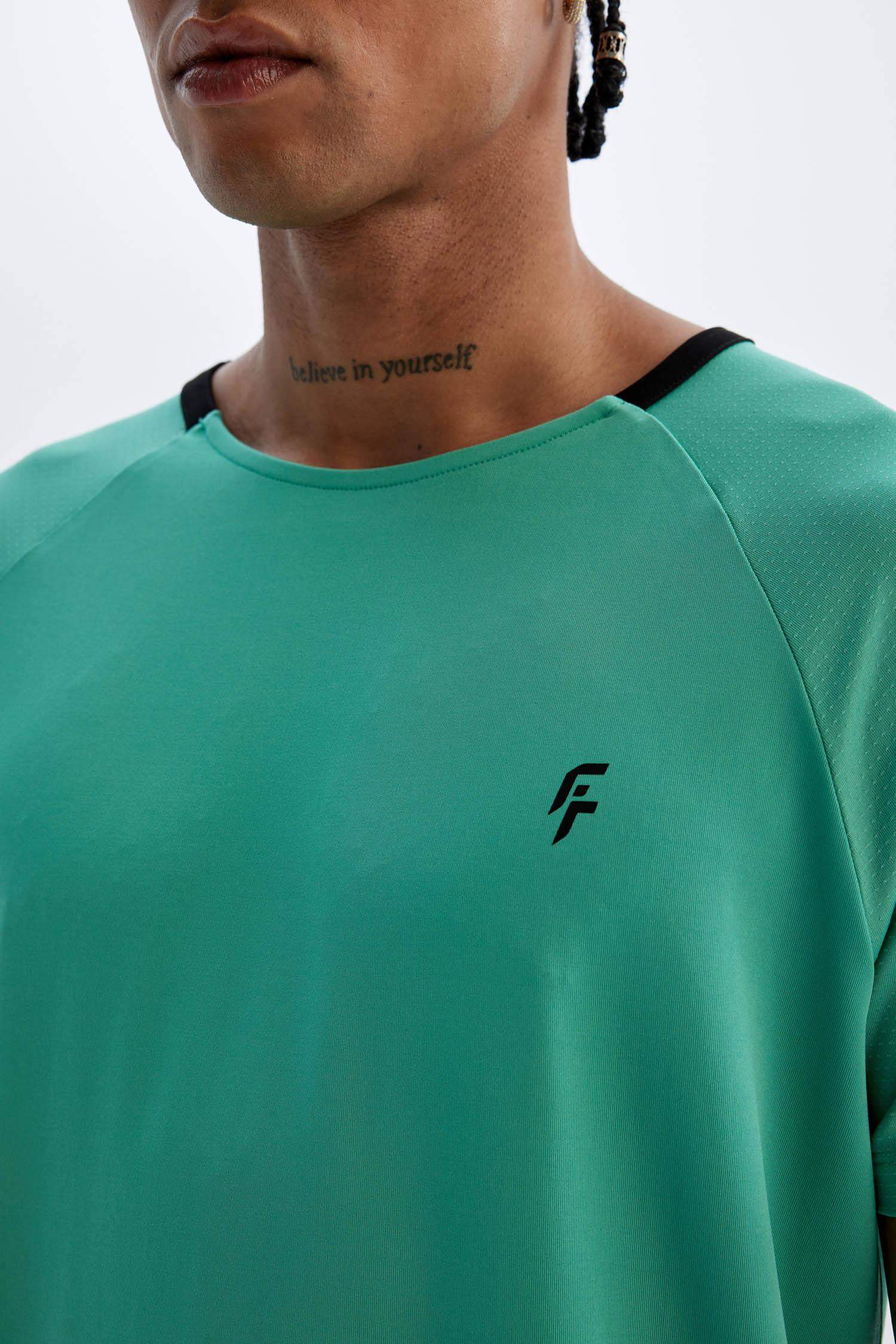 Standard Fit Crew Neck Heavy Fabric T-Shirt