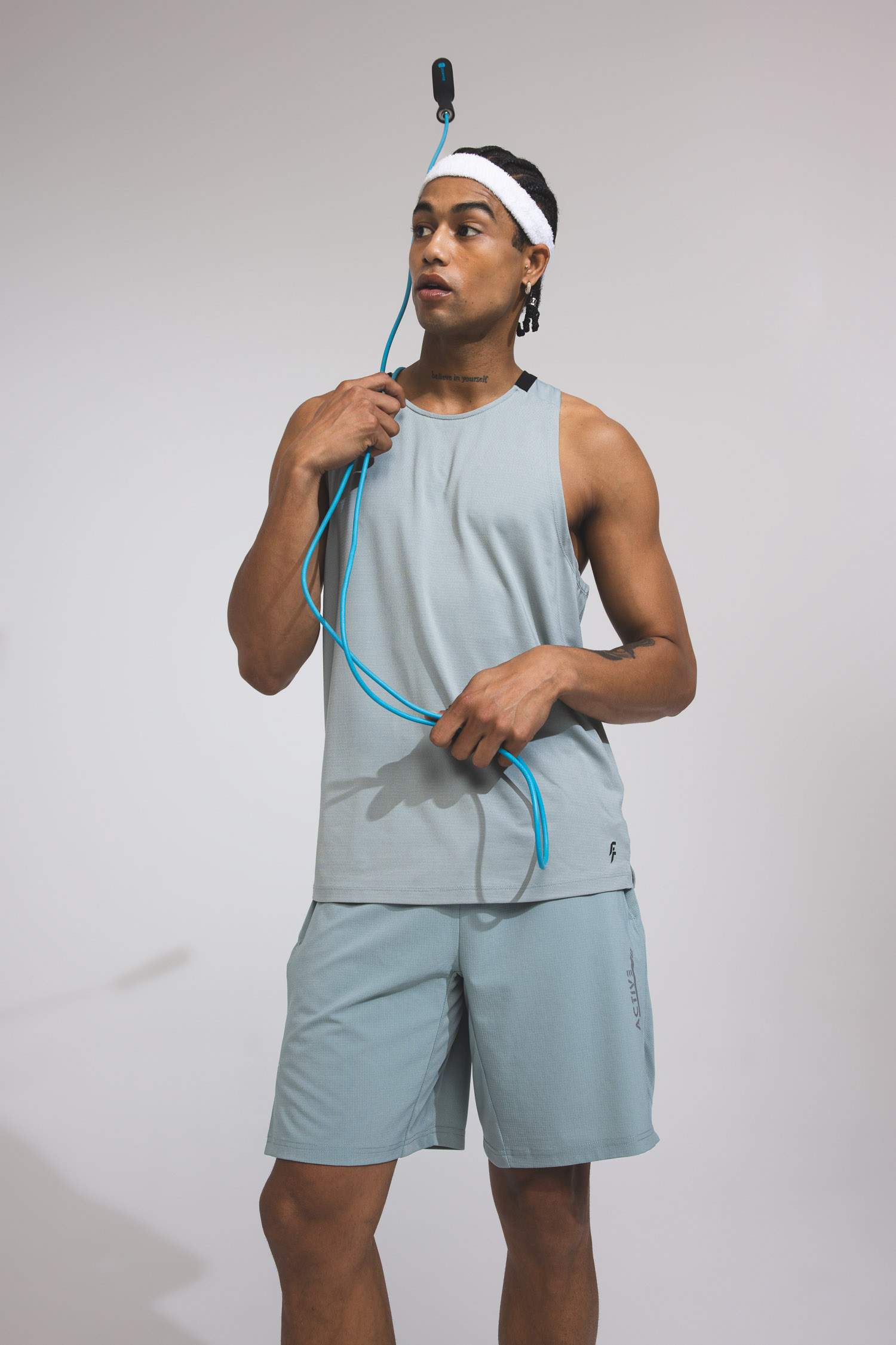 تي شيرت كت رياضي قصة عادية بدون كم من DeFactoFit