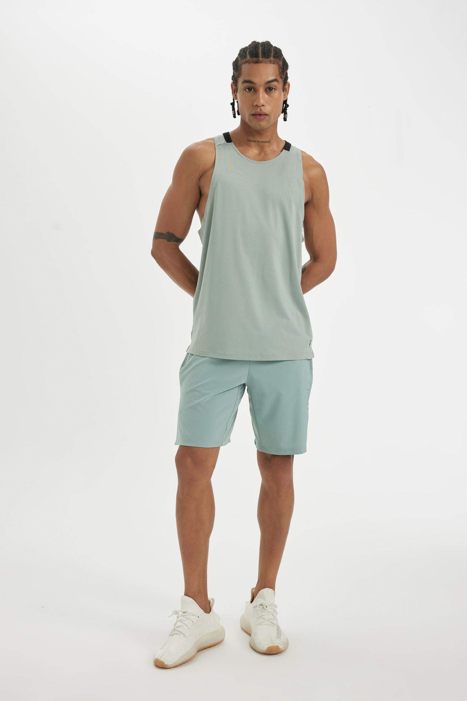 تي شيرت كت رياضي قصة عادية بدون كم من DeFactoFit