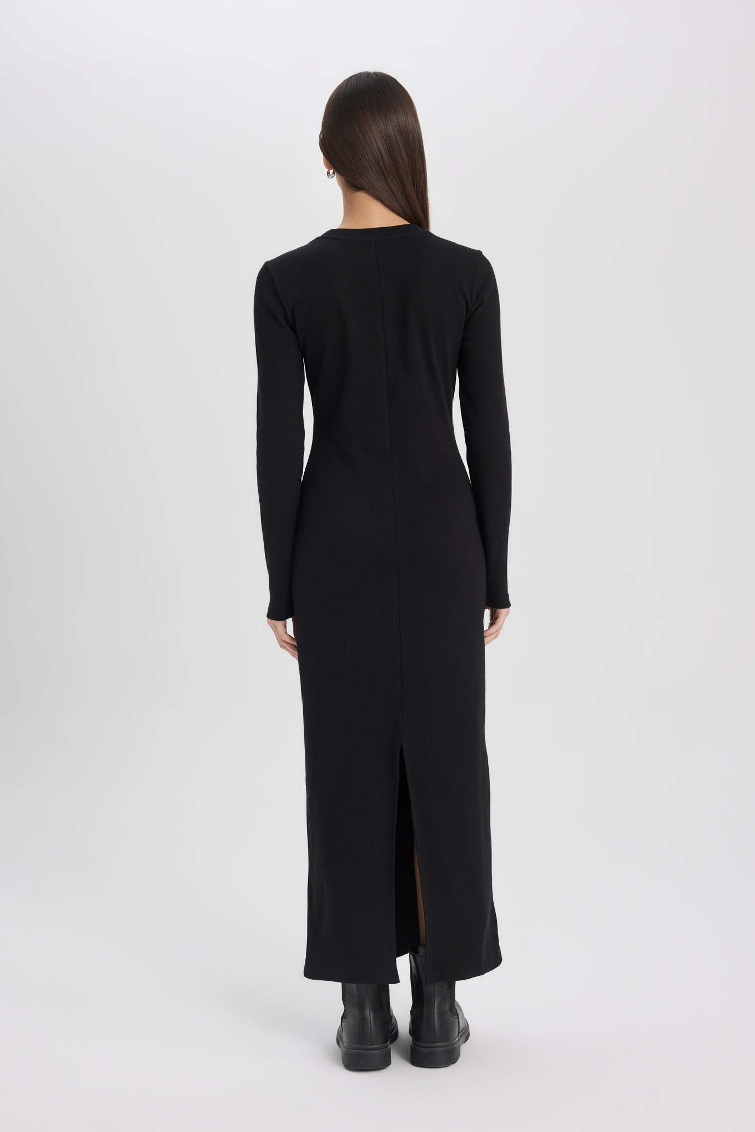 فستان بكم طويل مضلع بديكون بياقة مستديرة