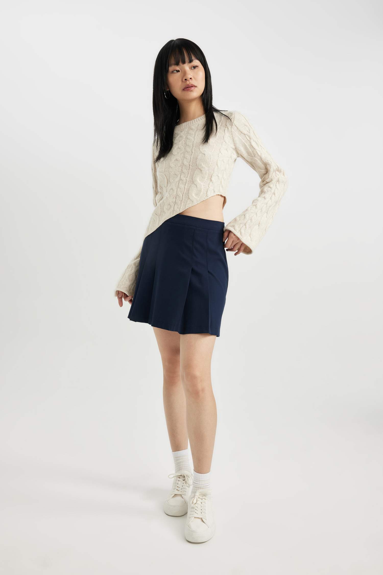 Slim Fit Dar Kesim Bisiklet Yaka Triko Kazak