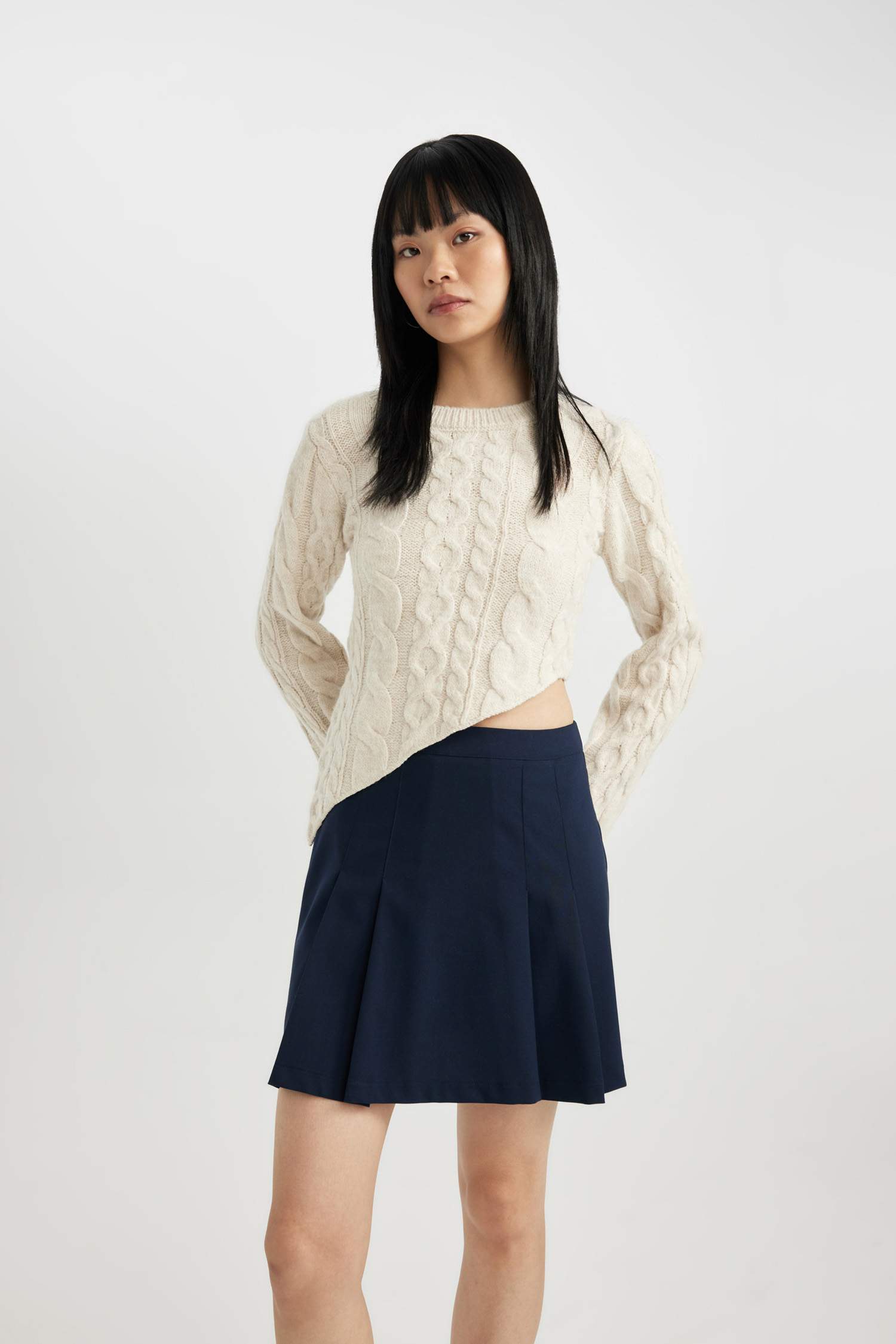 Slim Fit Dar Kesim Bisiklet Yaka Triko Kazak