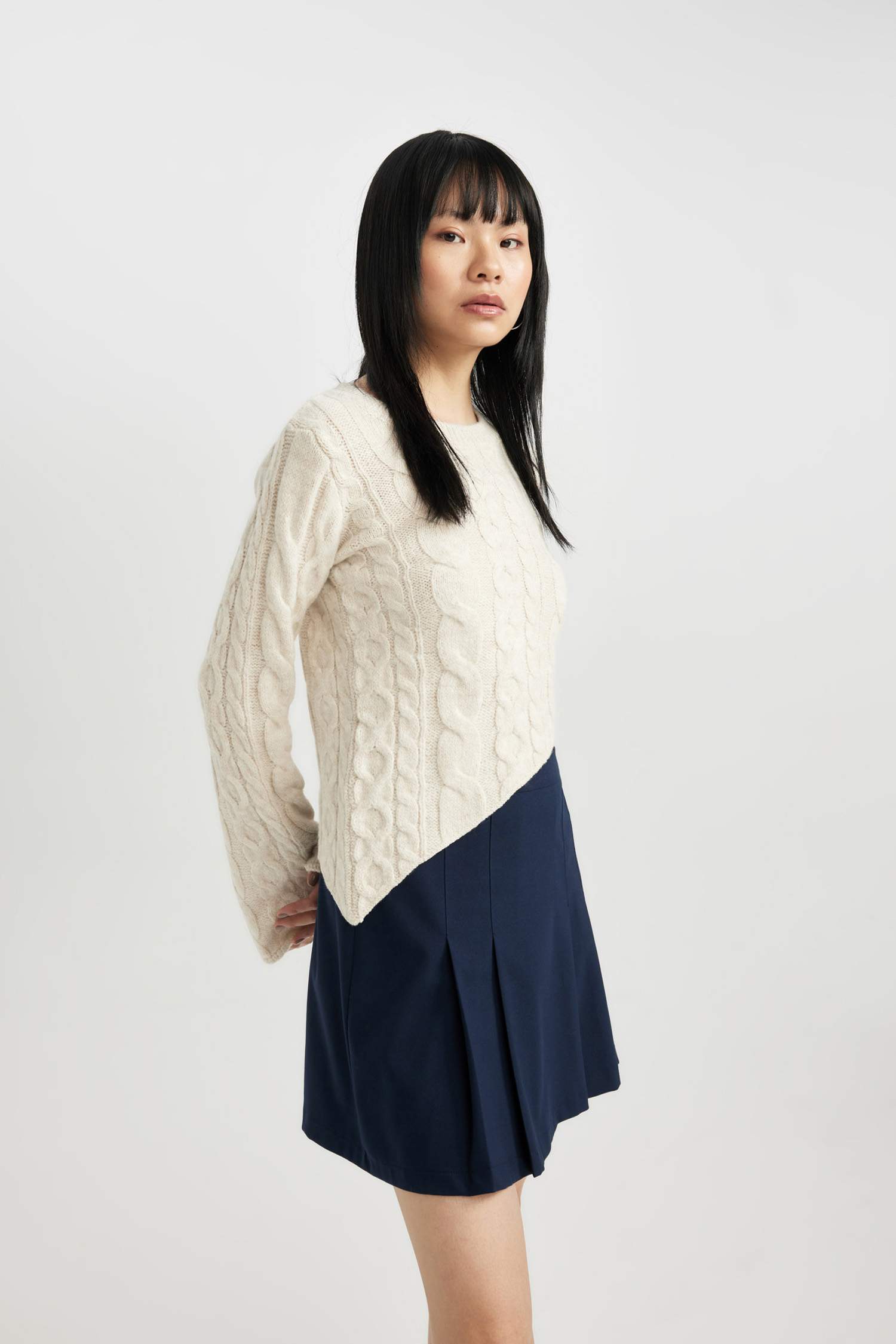 Slim Fit Dar Kesim Bisiklet Yaka Triko Kazak