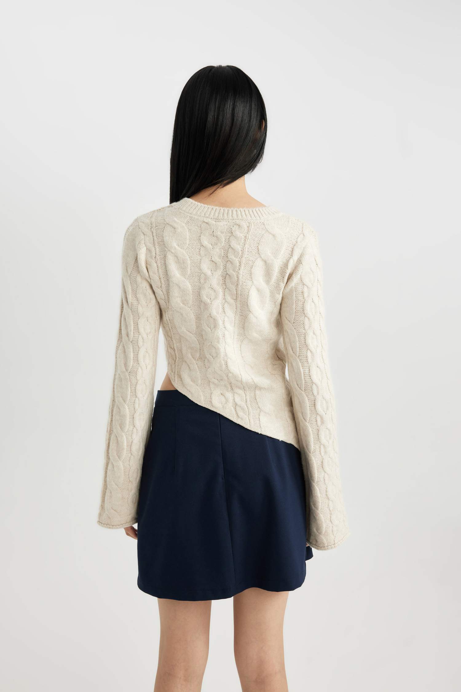 Slim Fit Dar Kesim Bisiklet Yaka Triko Kazak