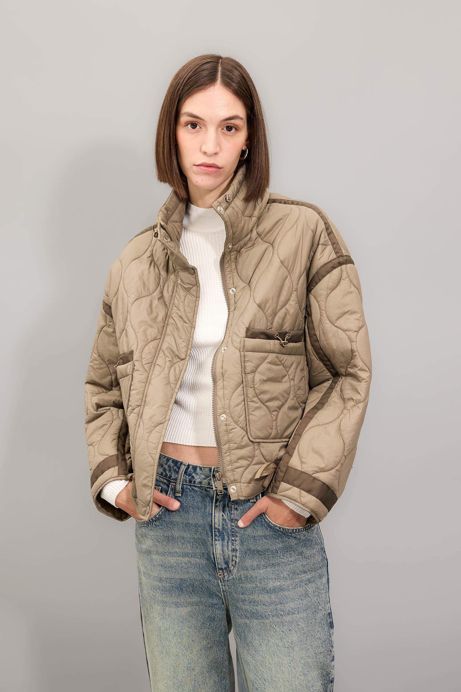 Oversize Geniş Kalıp Hafif Mevsimlik Mont Dik Yaka Kapitoneli Fermuarlı Çıtçıtlı Cepli