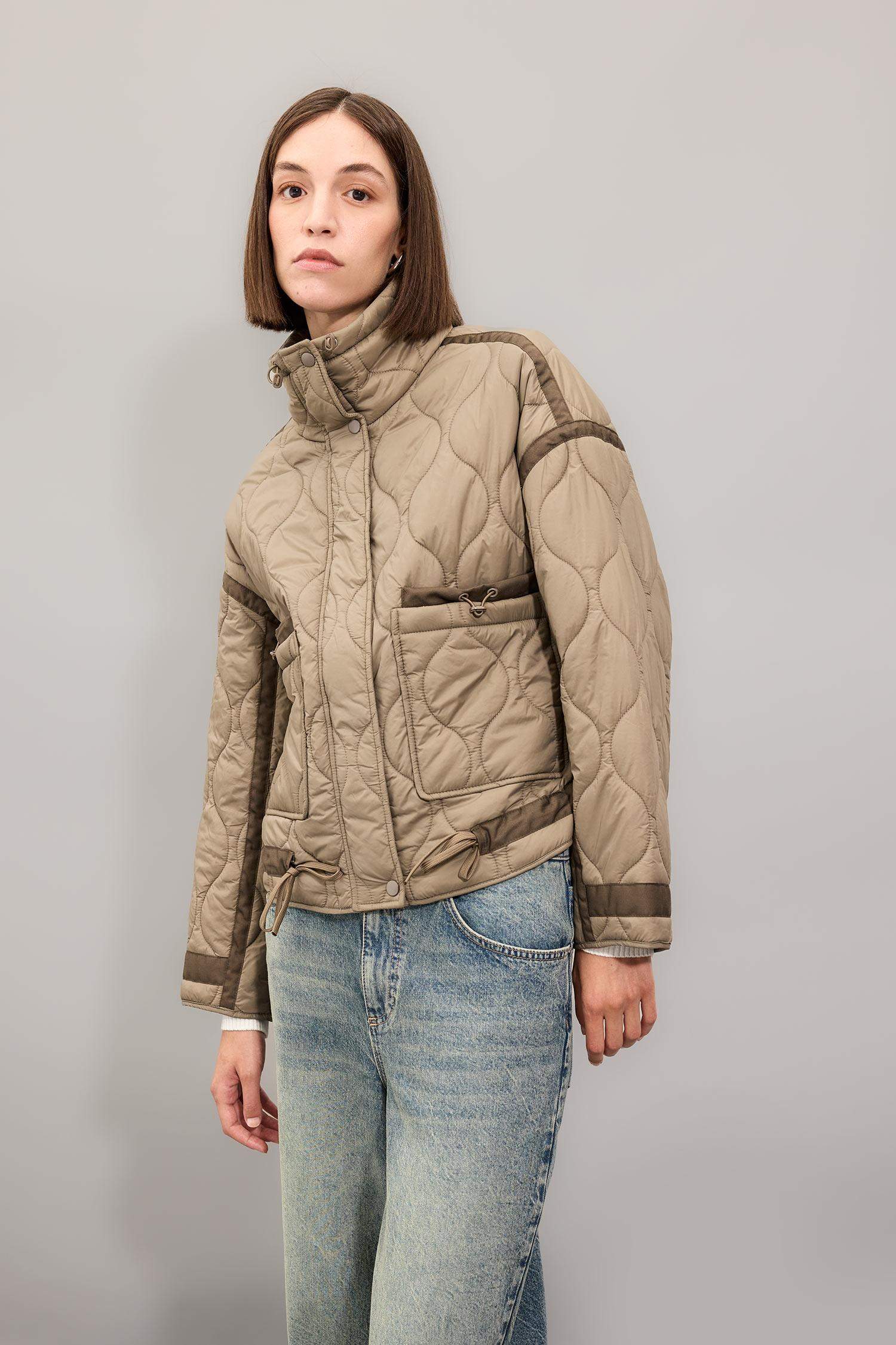 Oversize Geniş Kalıp Hafif Mevsimlik Mont Dik Yaka Kapitoneli Fermuarlı Çıtçıtlı Cepli