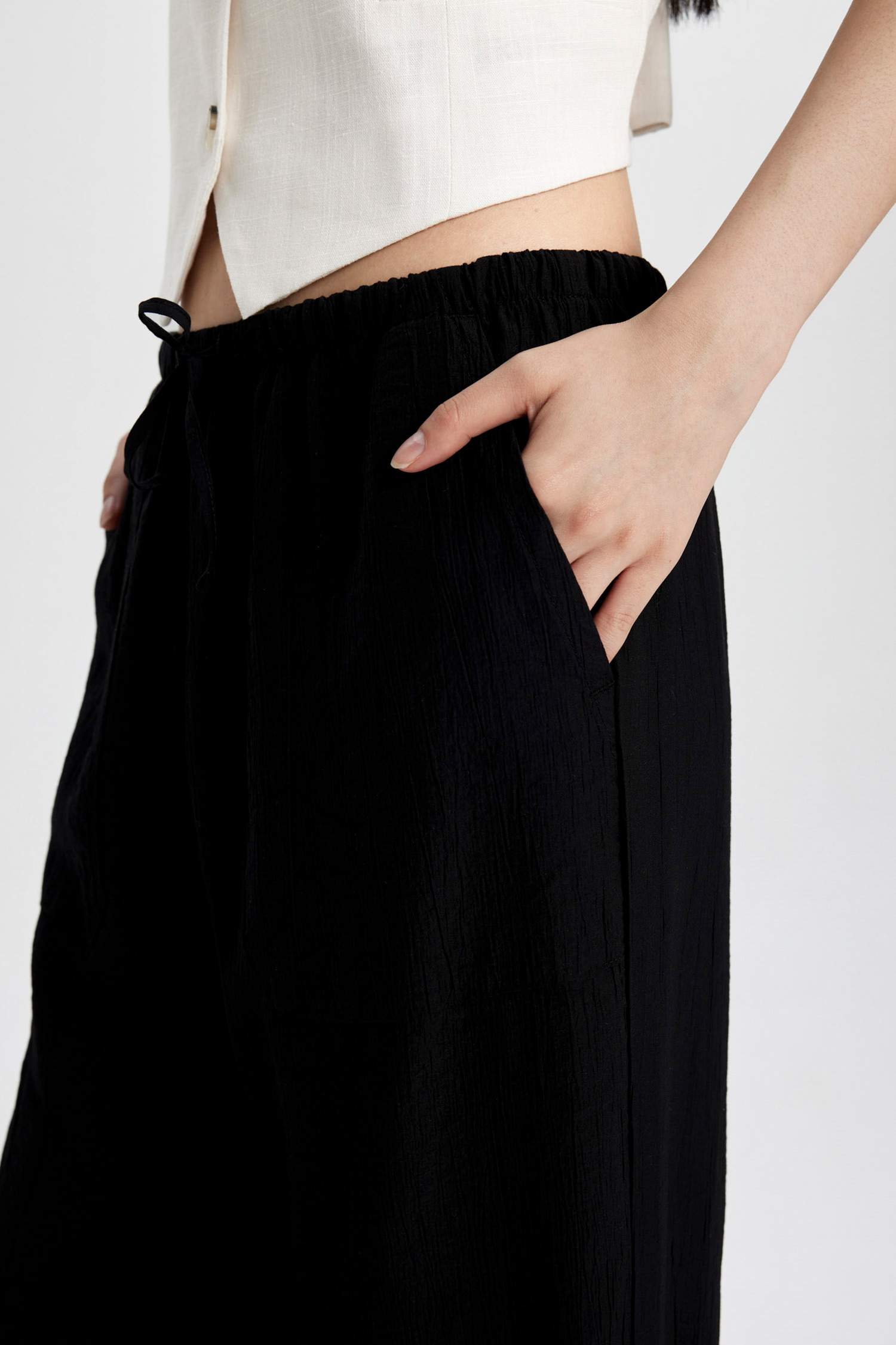 Straight Fit Wide Leg With Pockets Crinkle Fabric Trousers