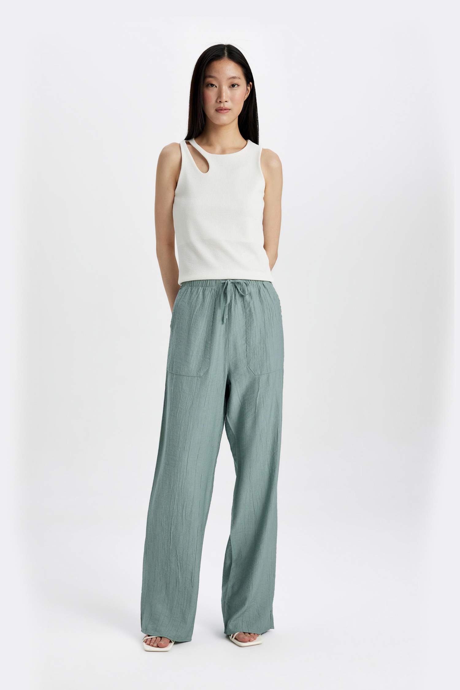 Straight Fit Wide Leg With Pockets Crinkle Fabric Trousers